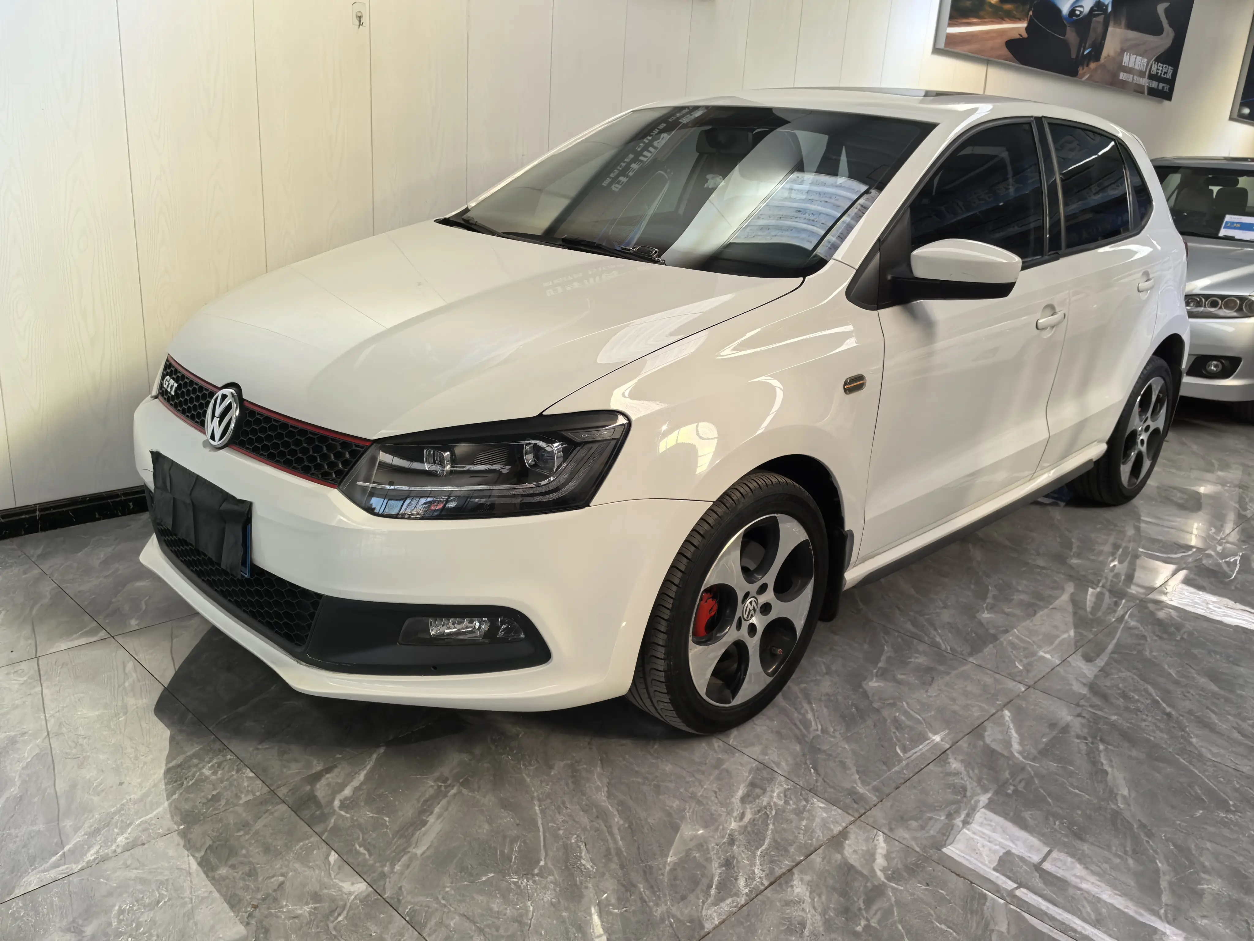 Volkswagen Polo  из Китая