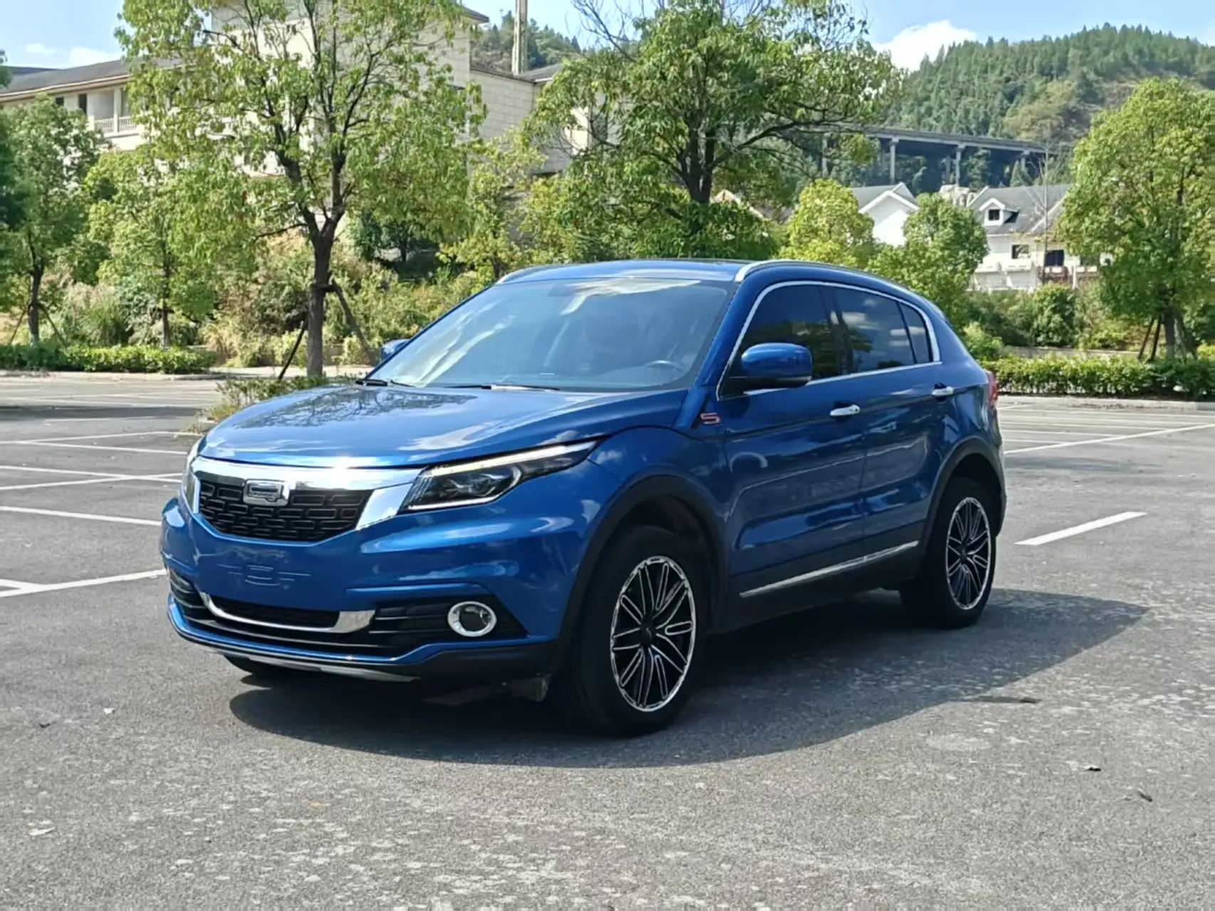 Qoros 5  из Китая