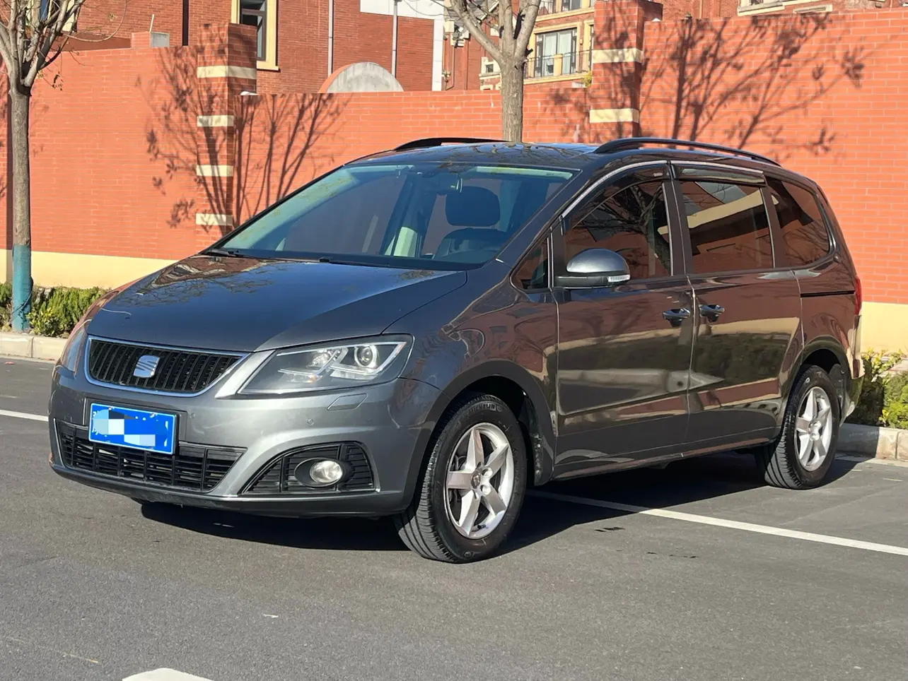 SEAT Ou Yuebo  из Китая