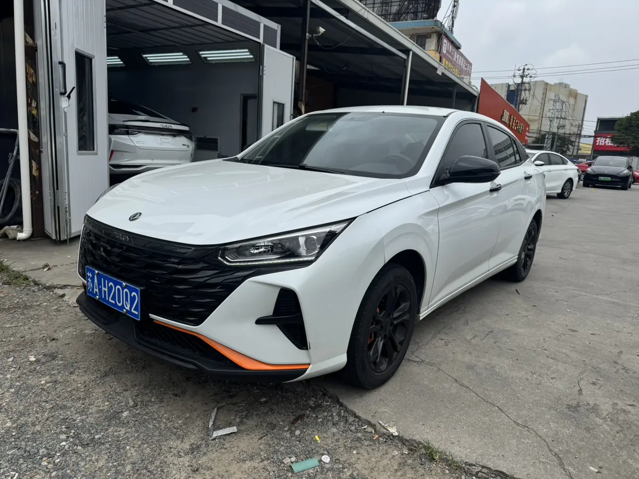Dongfeng Yixuan  из Китая