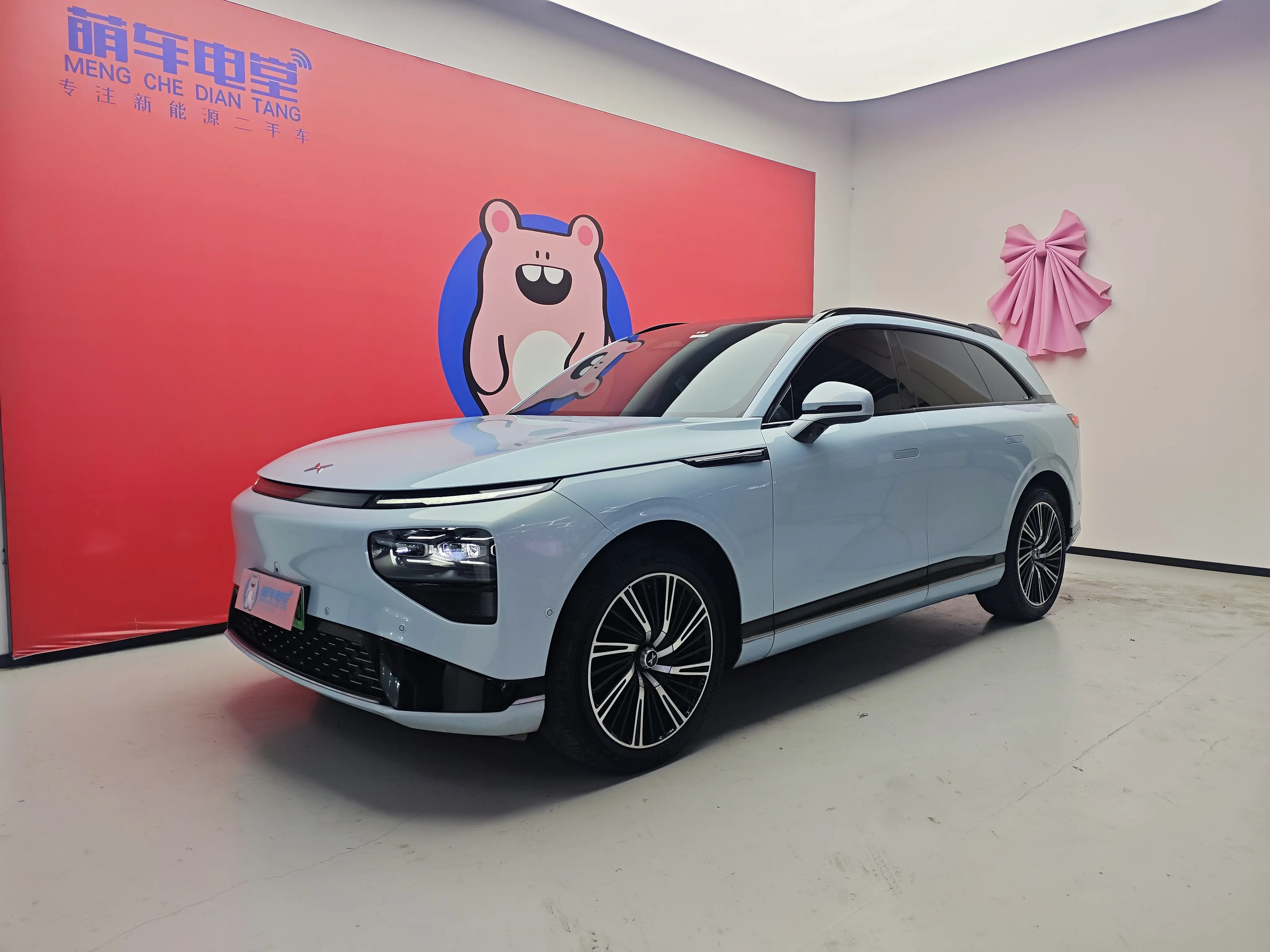 Xpeng G9  из Китая