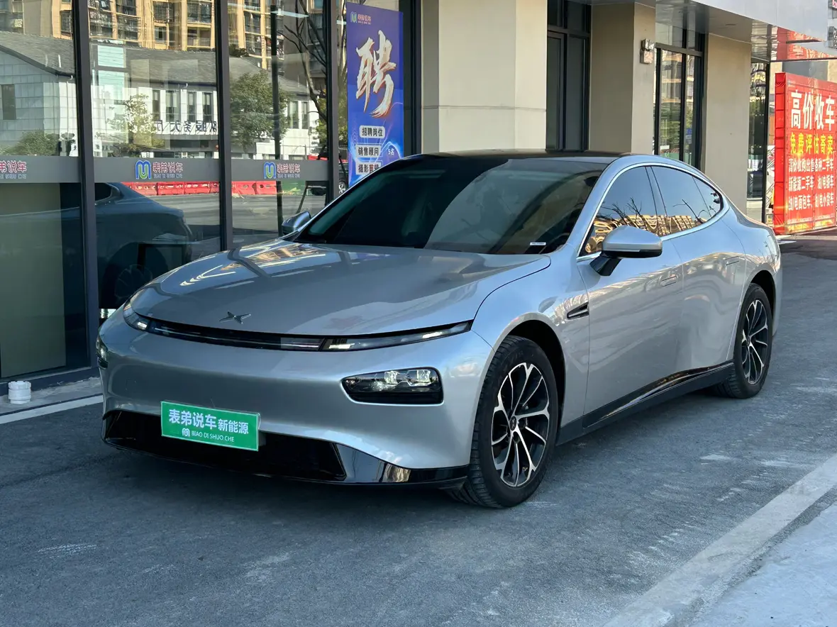 Xpeng P7  из Китая