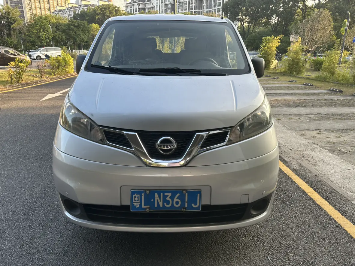 Nissan NV200  из Китая