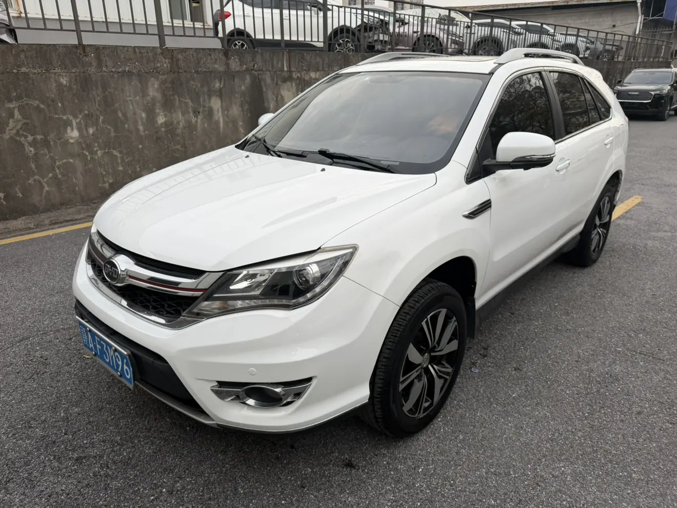 BYD S7  из Китая