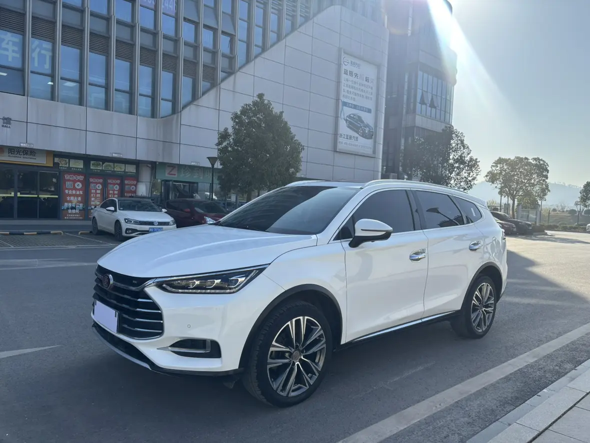 BYD Tang  из Китая