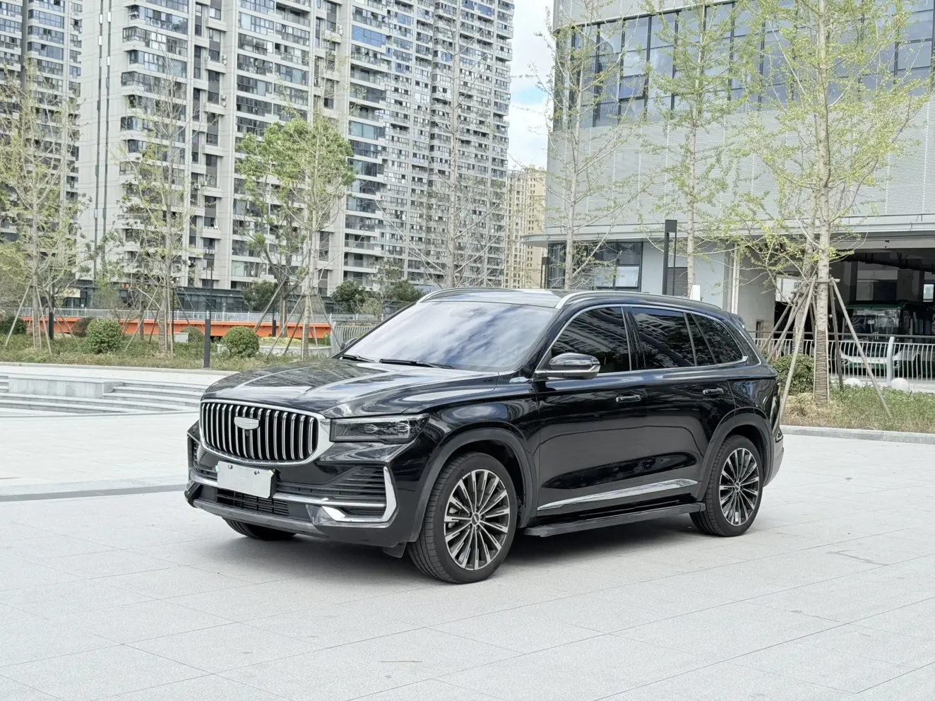 Geely Monjaro (Xingyue L)  из Китая