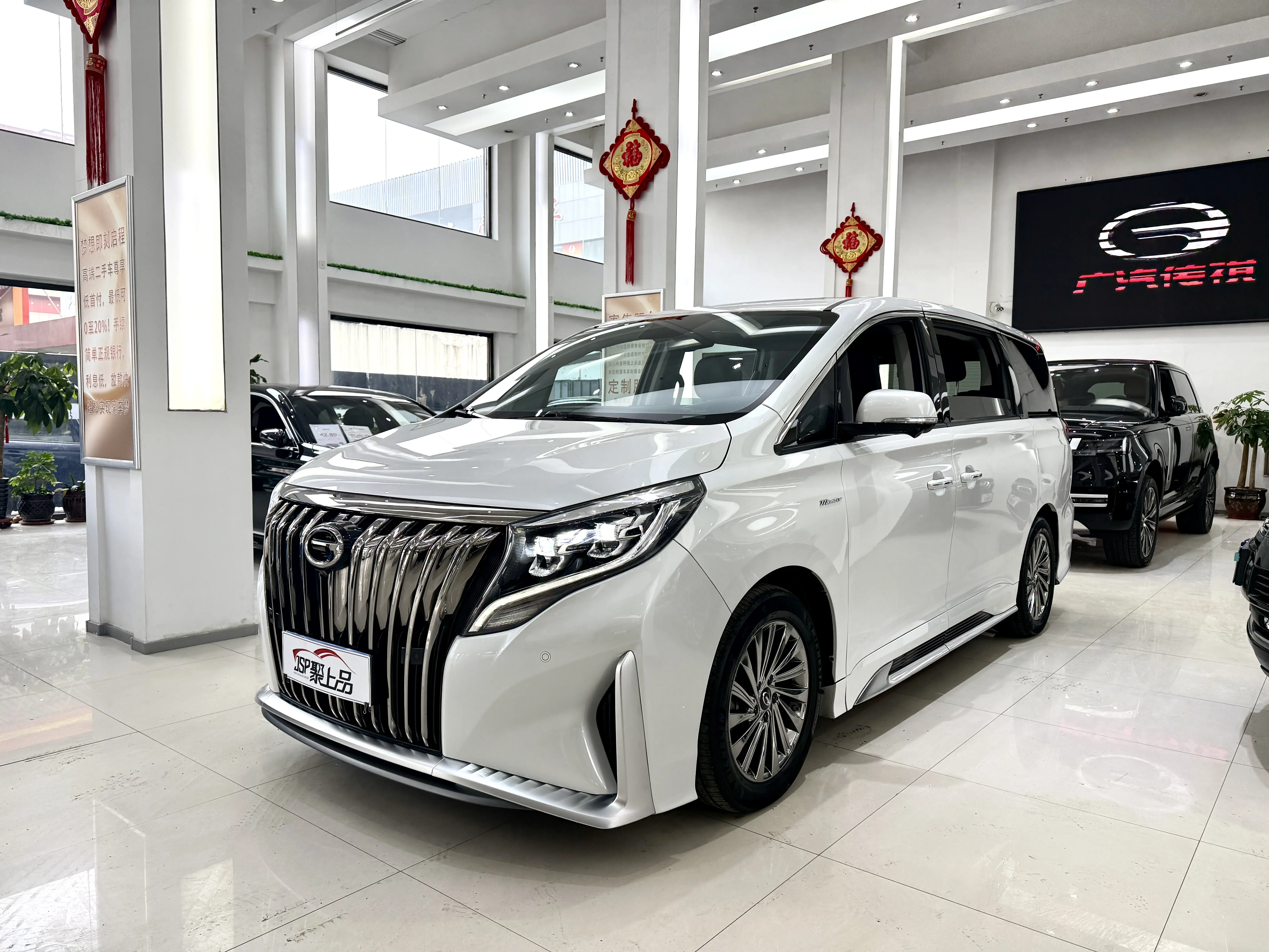 GAC Trumpchi M8  из Китая