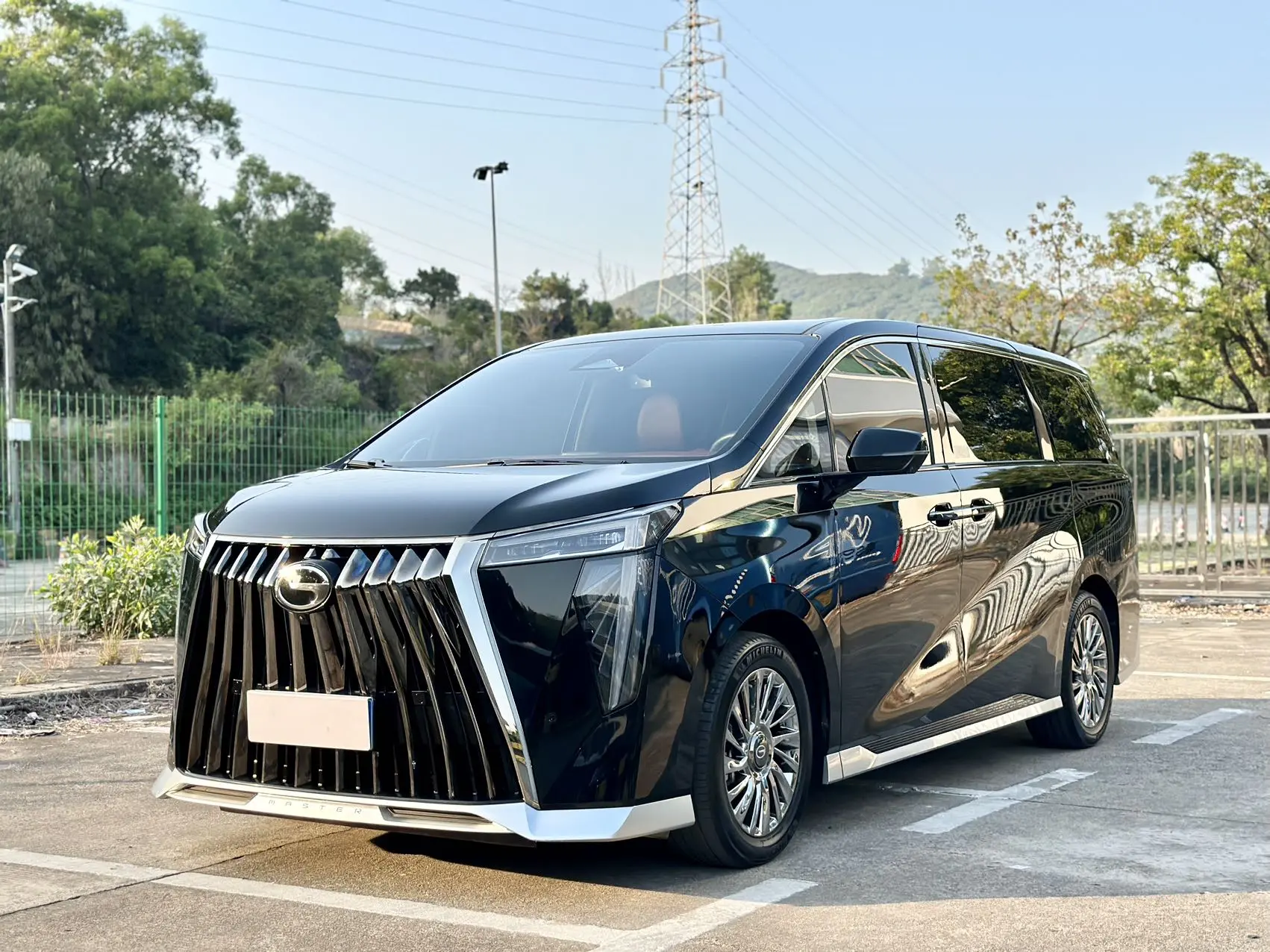 GAC Trumpchi M8  из Китая