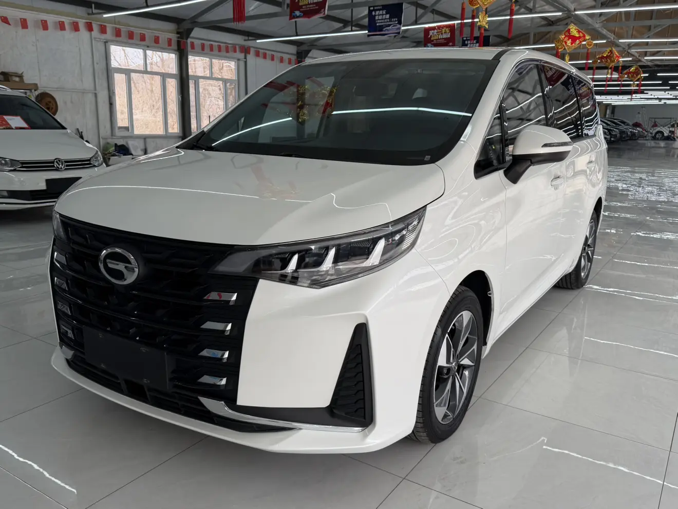 GAC Trumpchi M6  из Китая