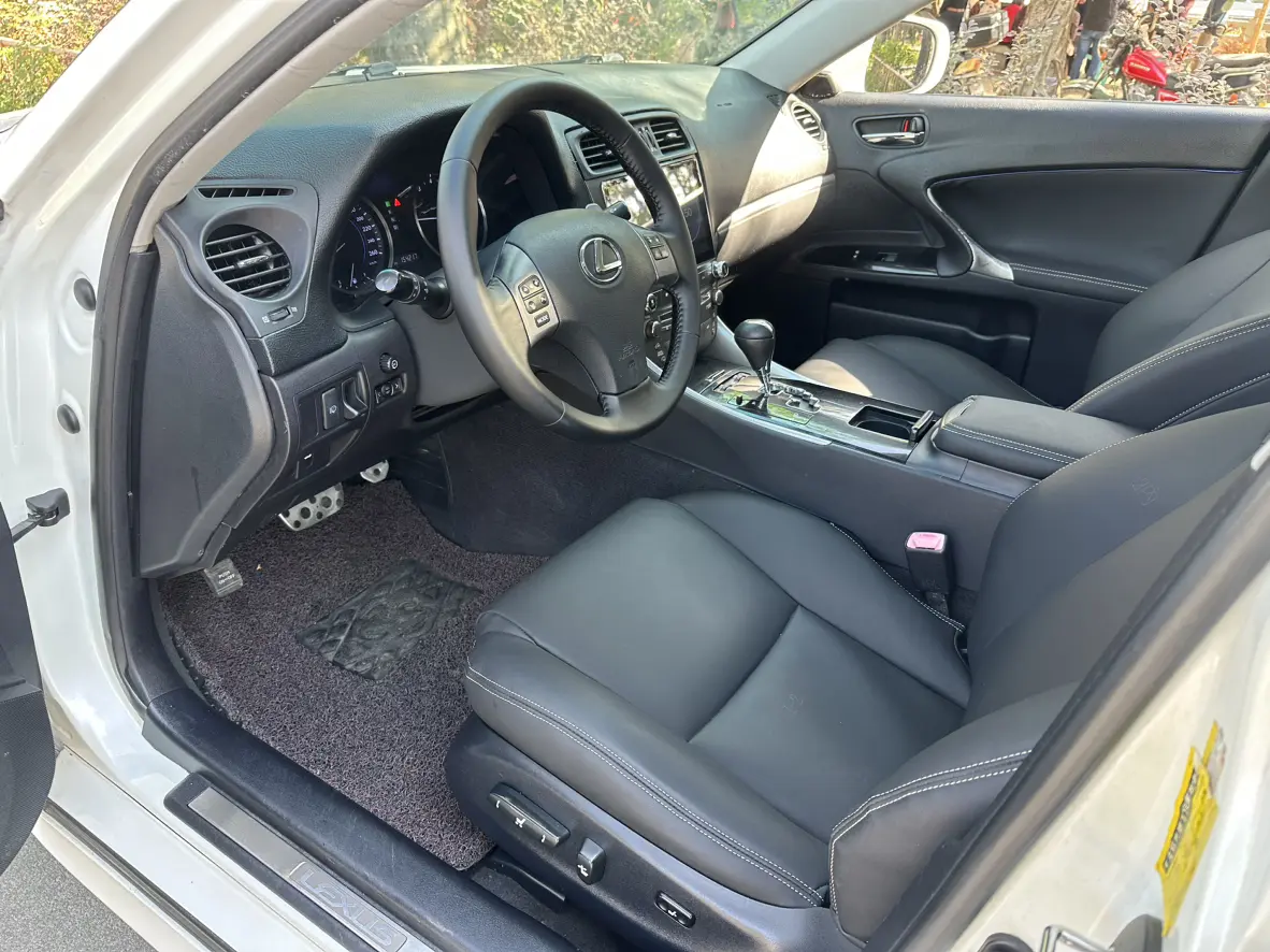 Lexus IS  из Китая