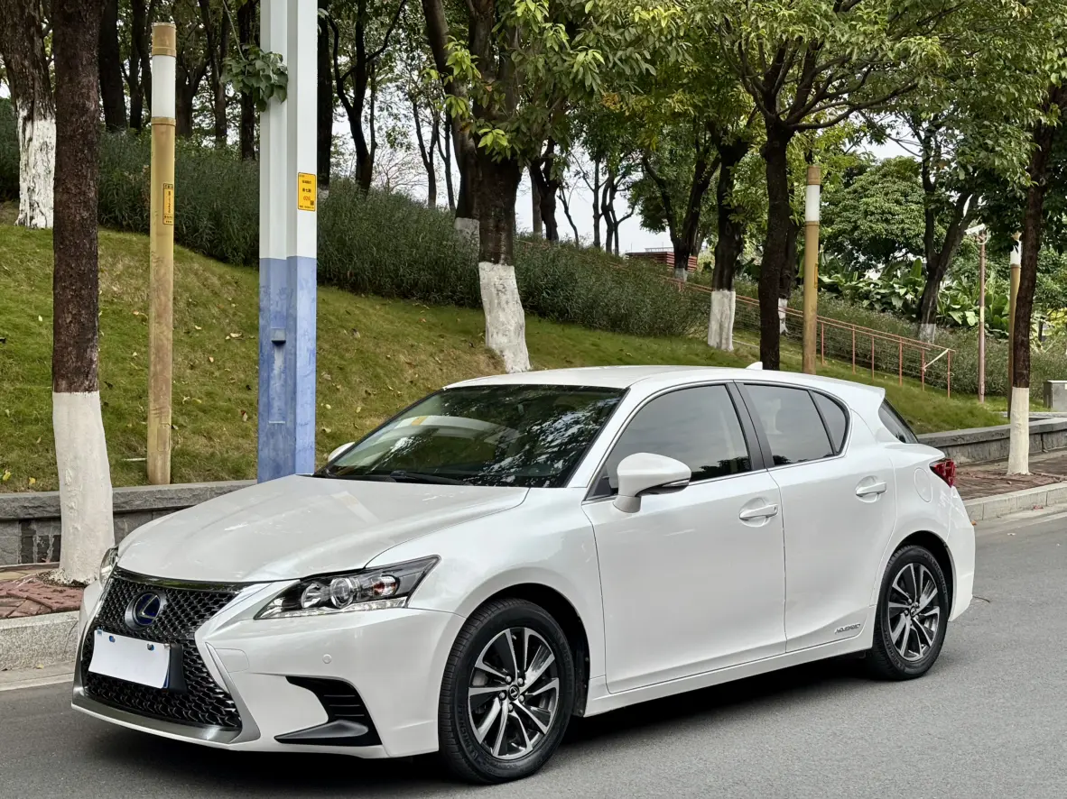 Lexus CT  из Китая