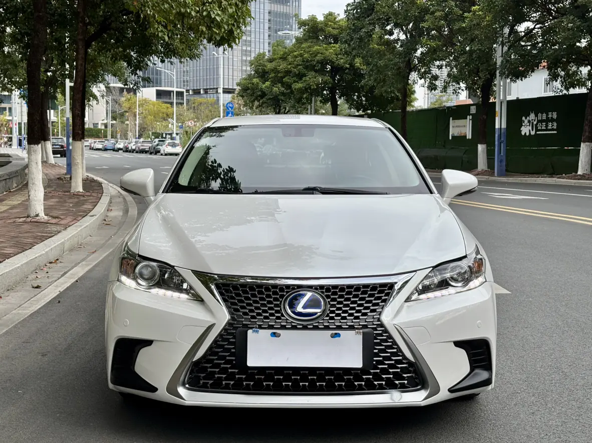 Lexus CT  из Китая