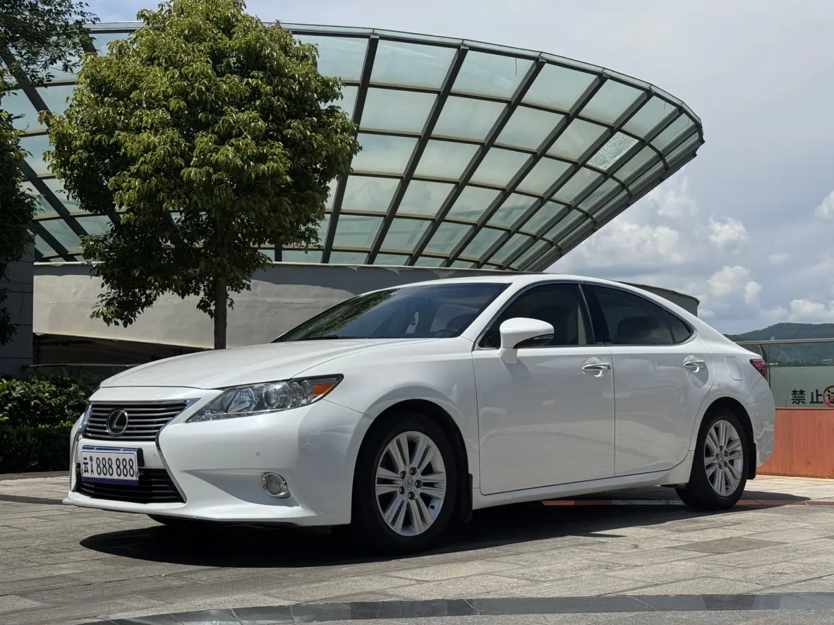 Lexus ES  из Китая