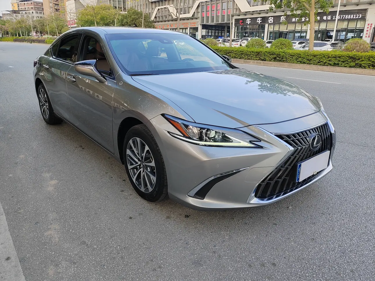 Lexus ES