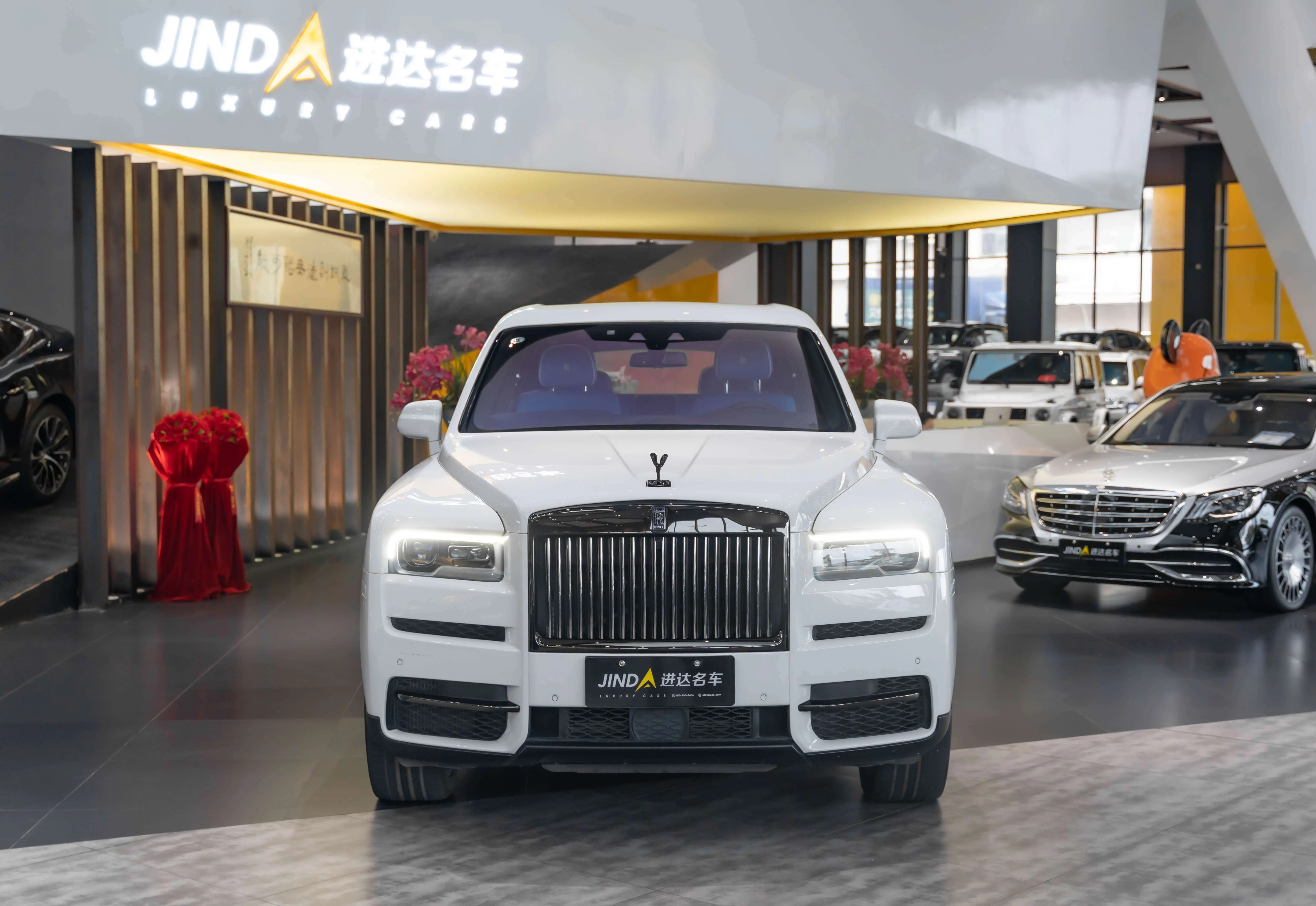 Rolls Royce Cullinan  из Китая