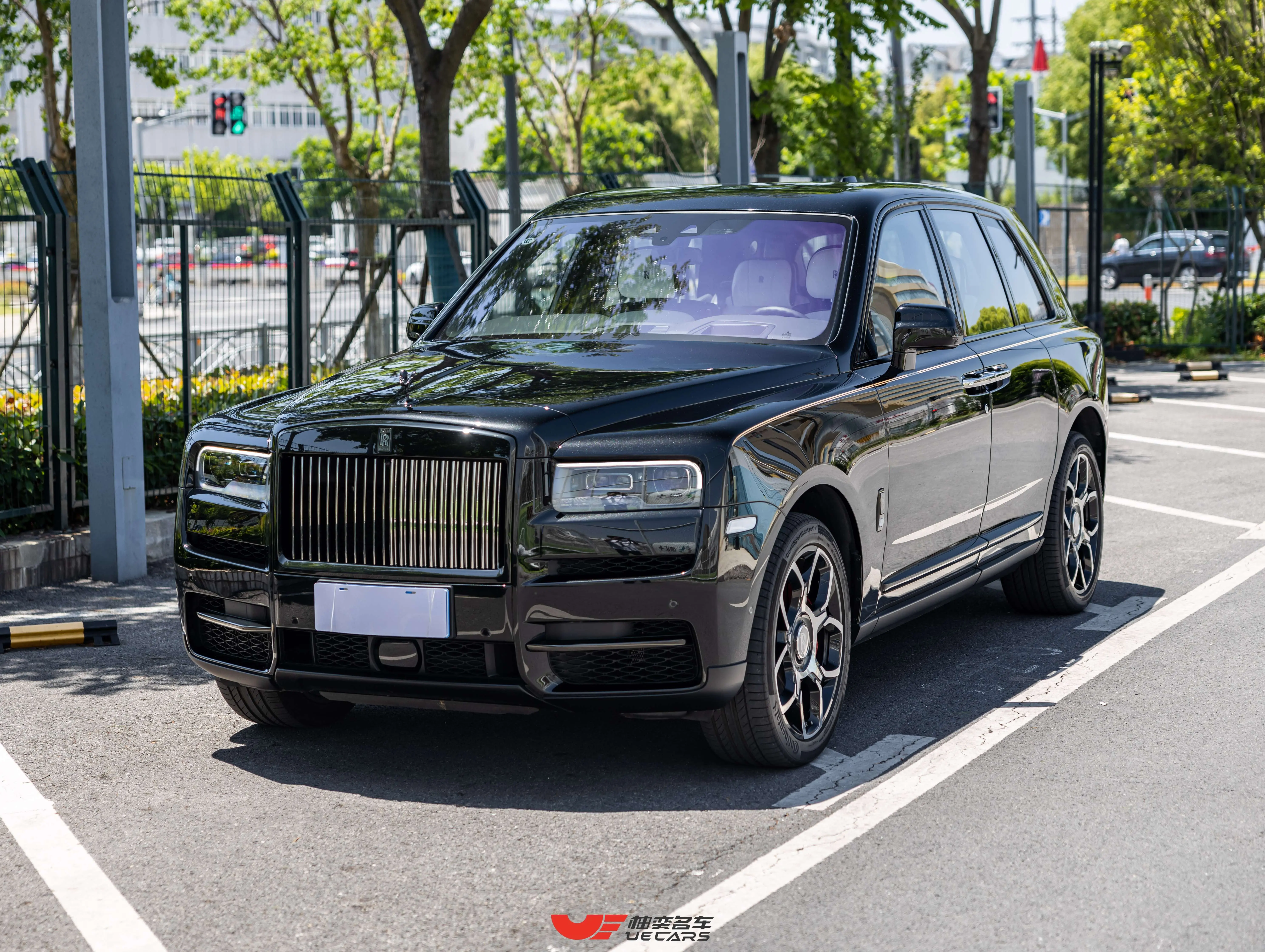 Rolls Royce Cullinan  из Китая