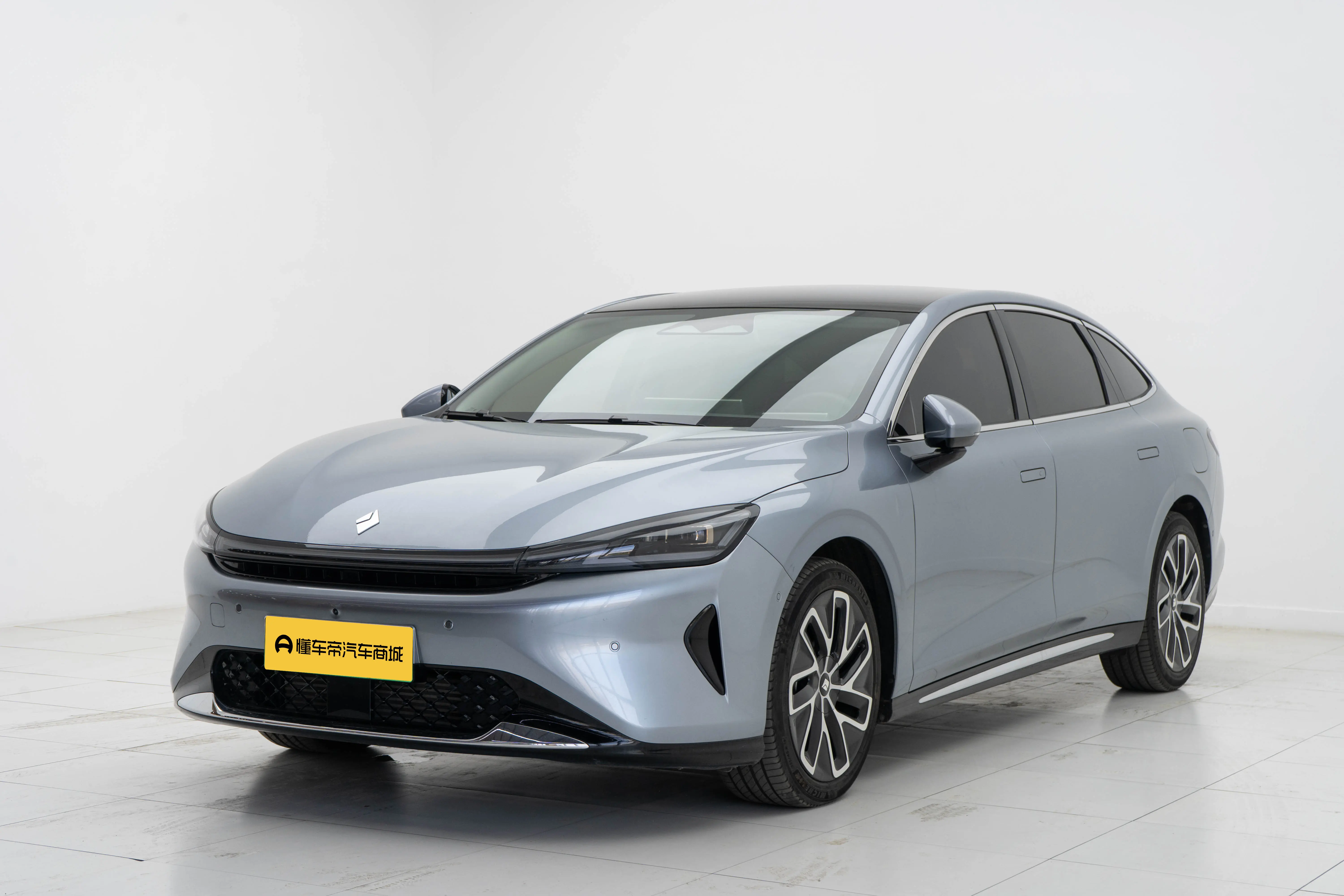 Baojun Enjoy PHEV  из Китая