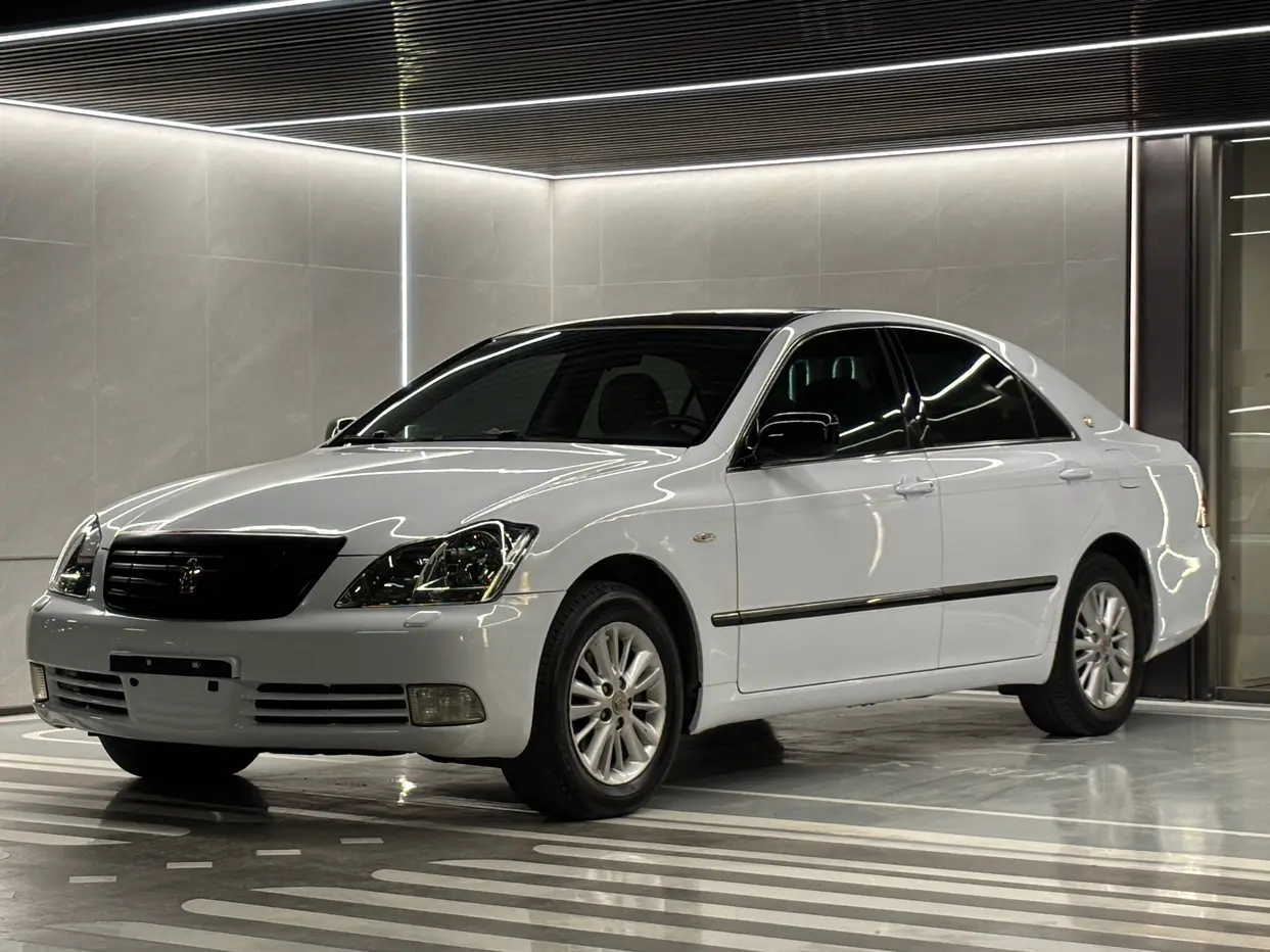 Toyota Crown  из Китая