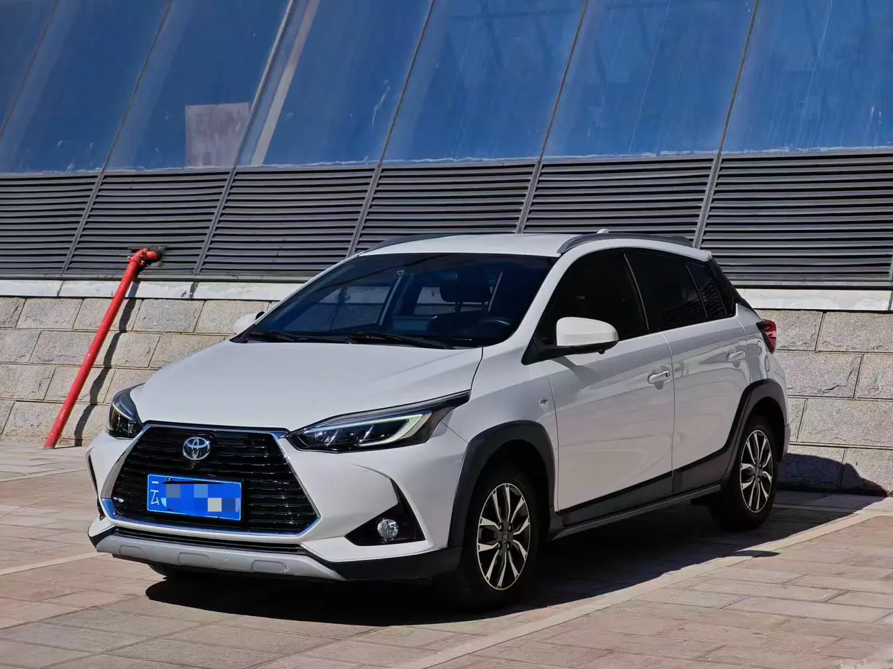 Toyota Yaris L  из Китая