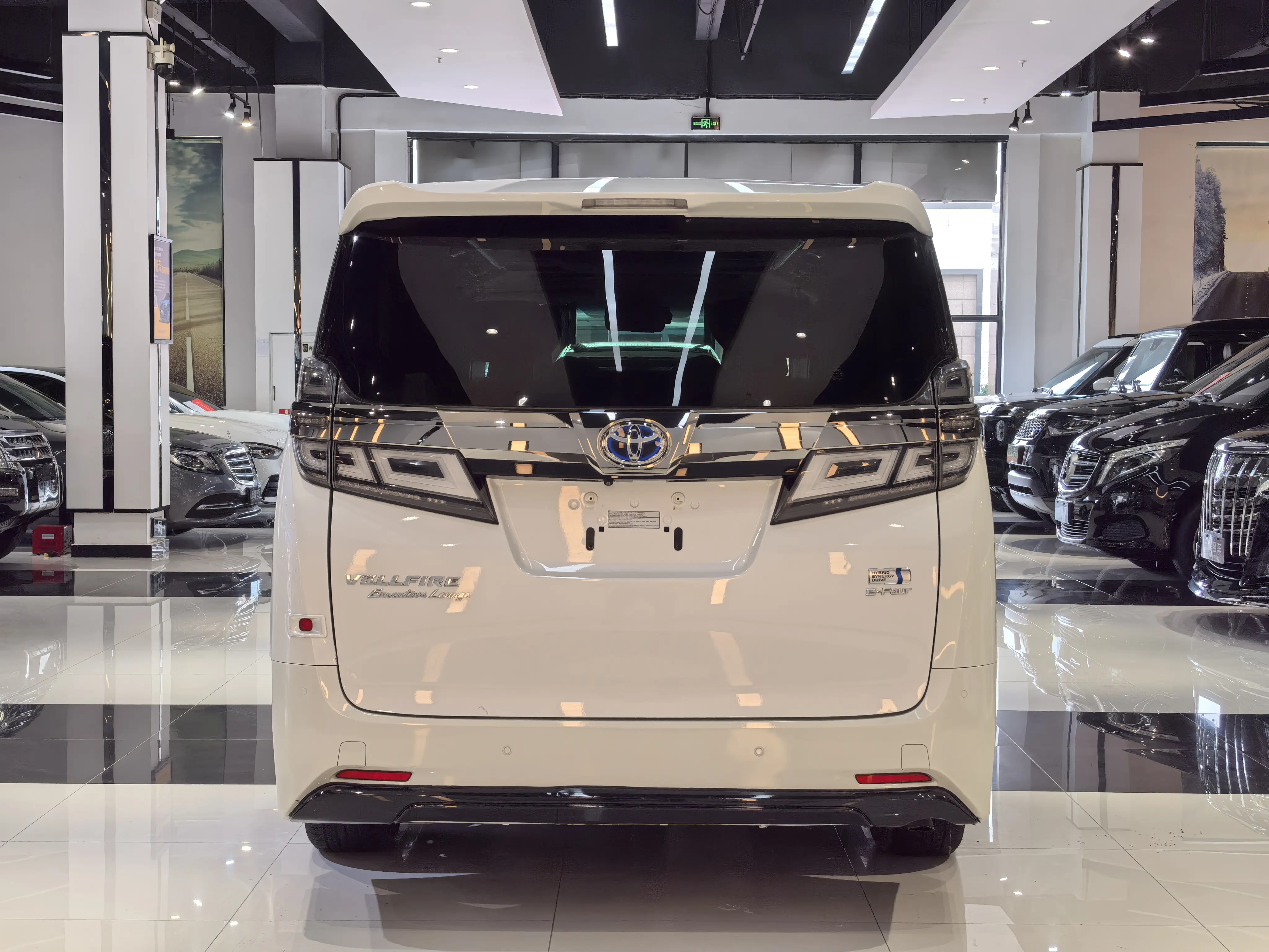 Toyota Crown Wellfire (Wilfa)  из Китая