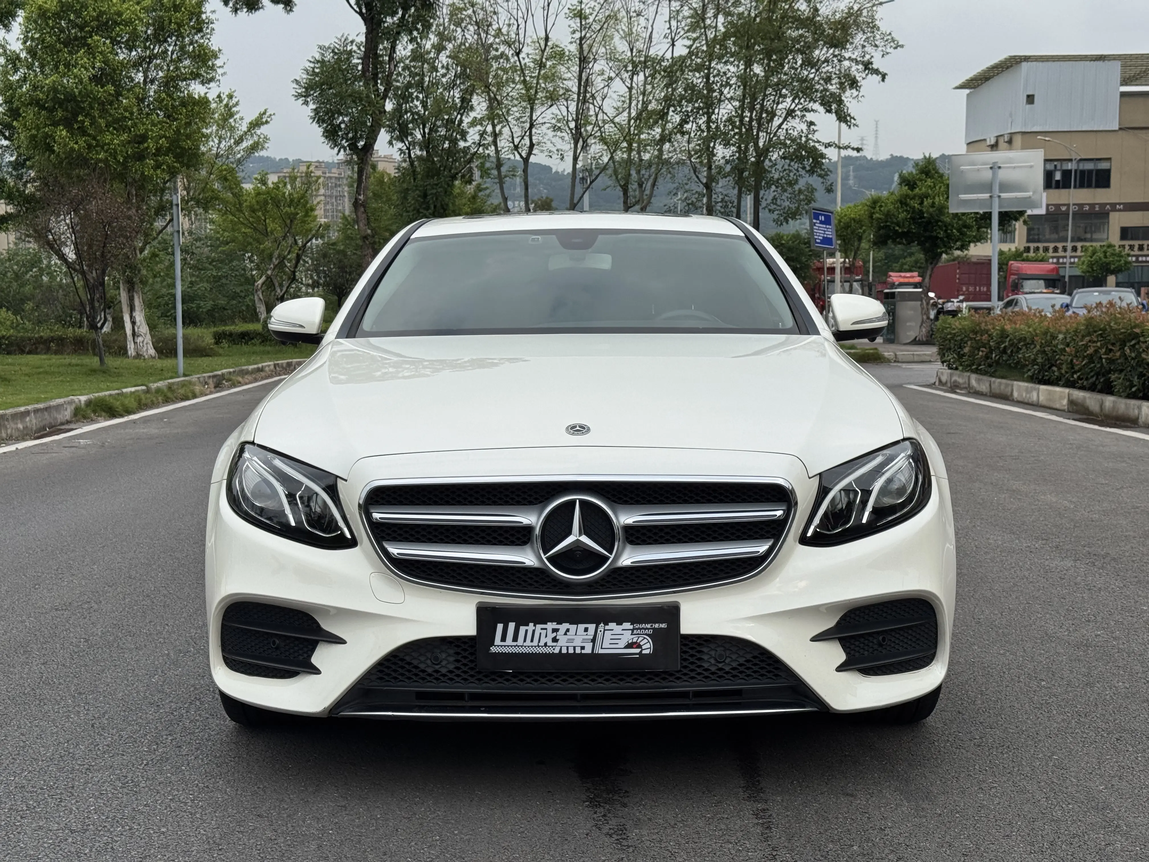 Mercedes-Benz E-Class  из Китая