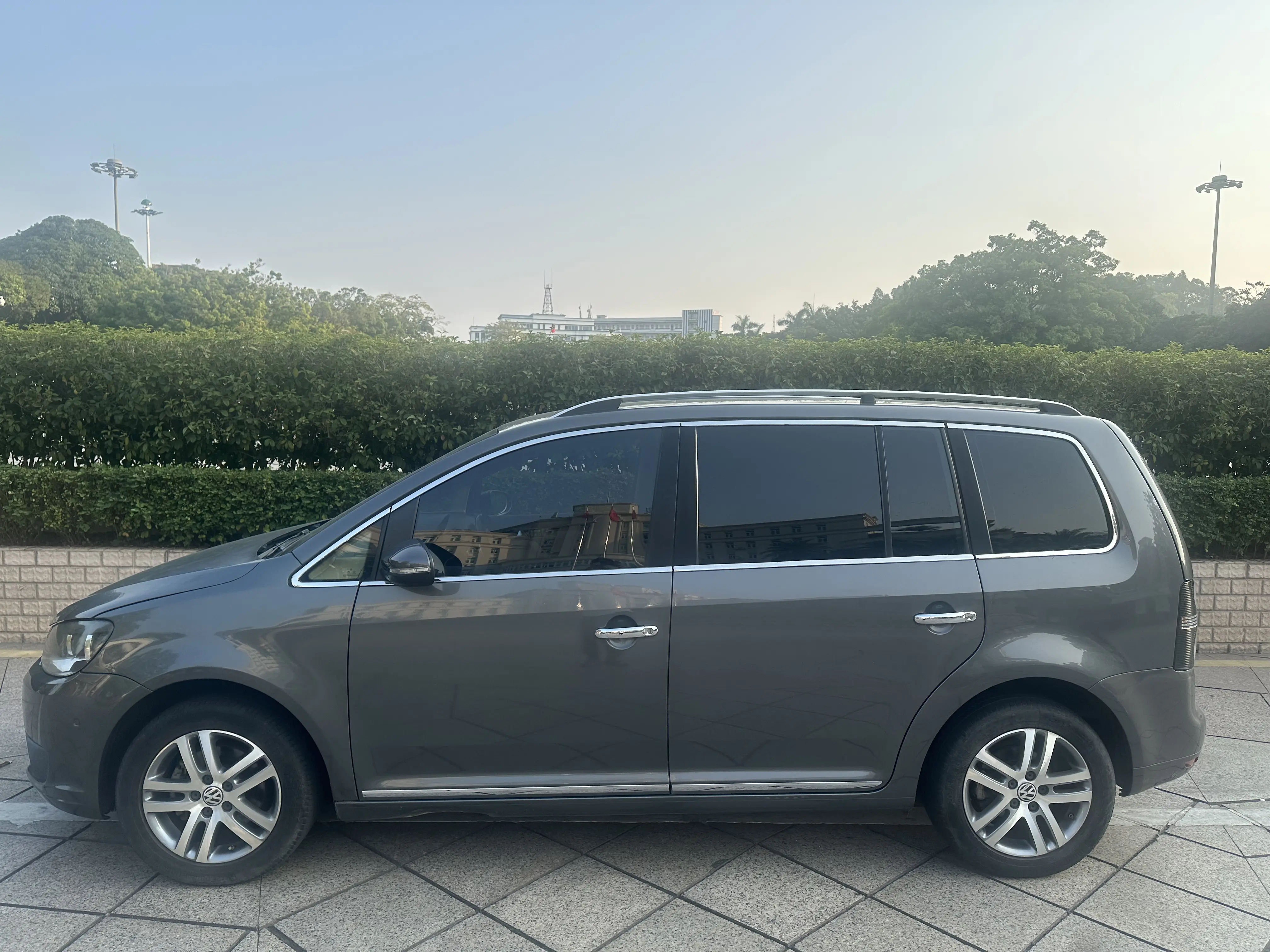 Volkswagen Touran  из Китая