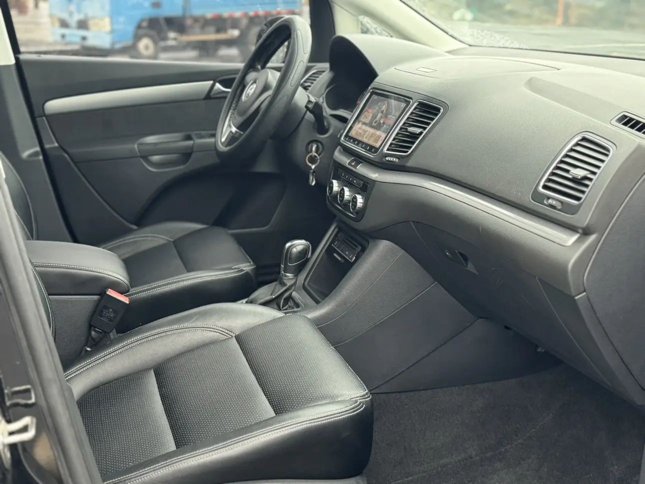 Volkswagen Sharon  из Китая