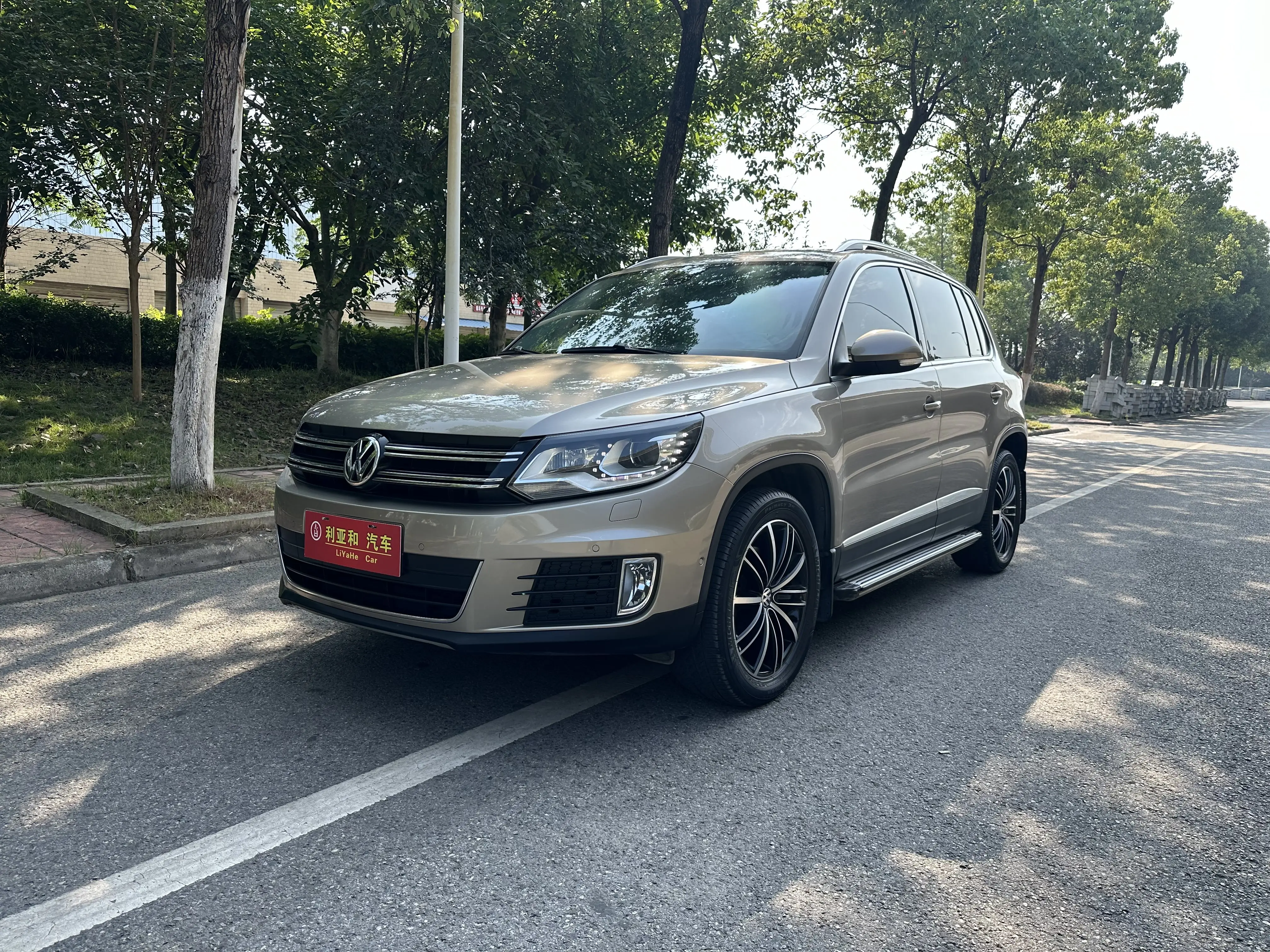 Volkswagen Tiguan  из Китая