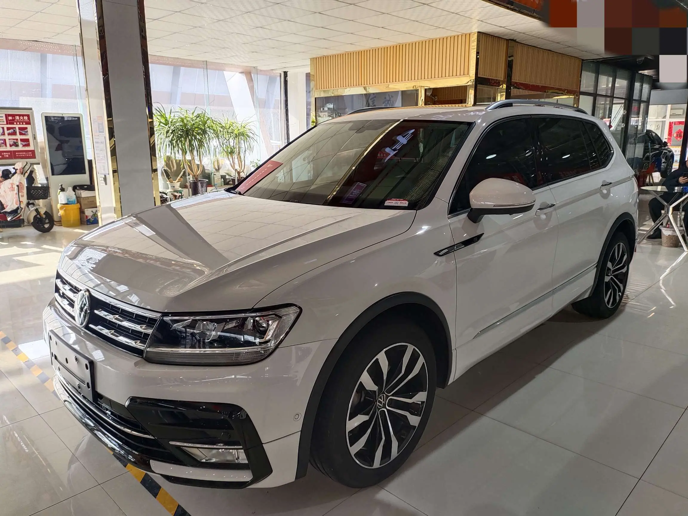 Volkswagen Tiguan L  из Китая
