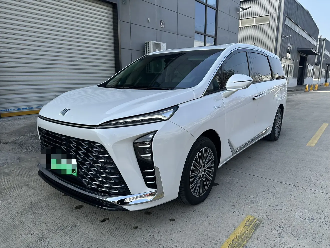 Buick GL8 PHEV  из Китая