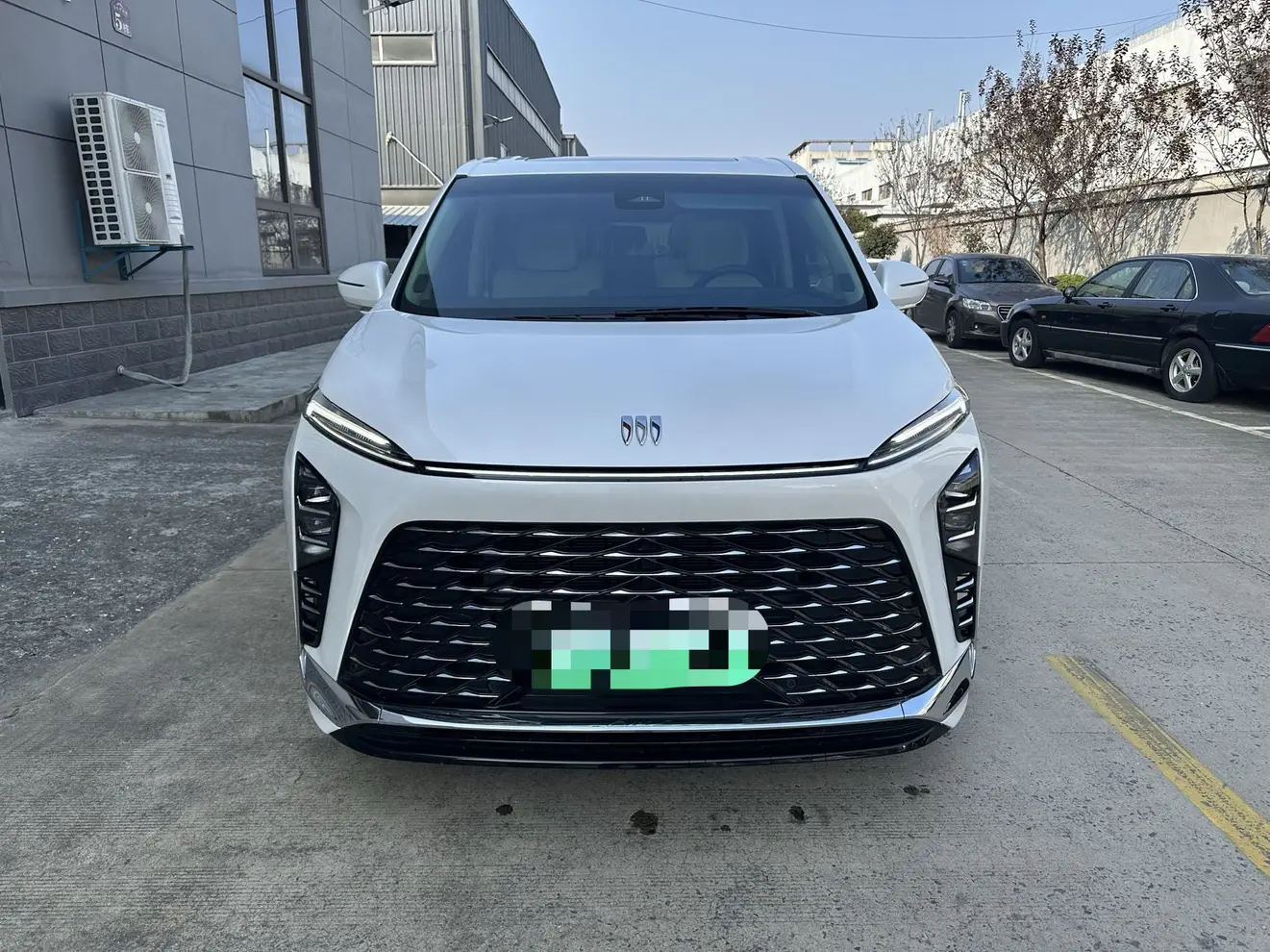 Buick GL8 PHEV  из Китая