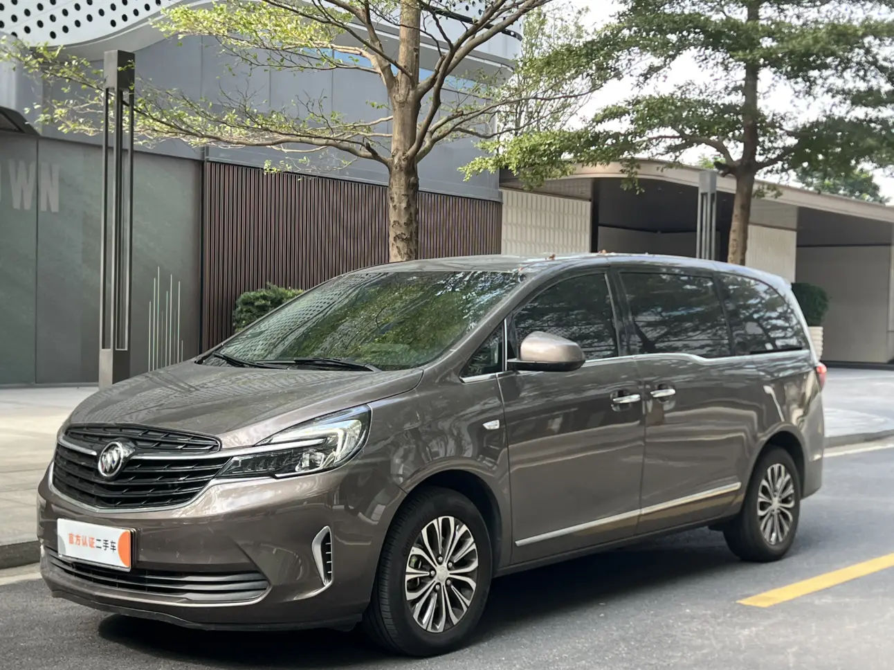 Buick GL8  из Китая