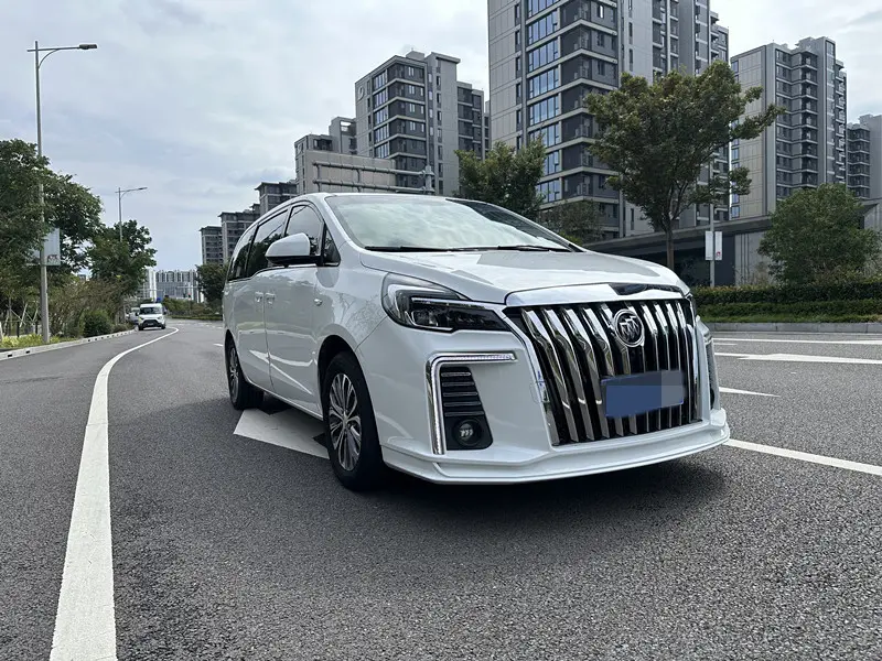 Buick GL8  из Китая