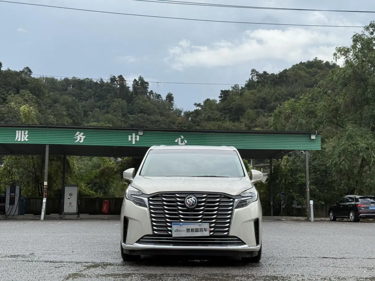 Buick GL8  из Китая