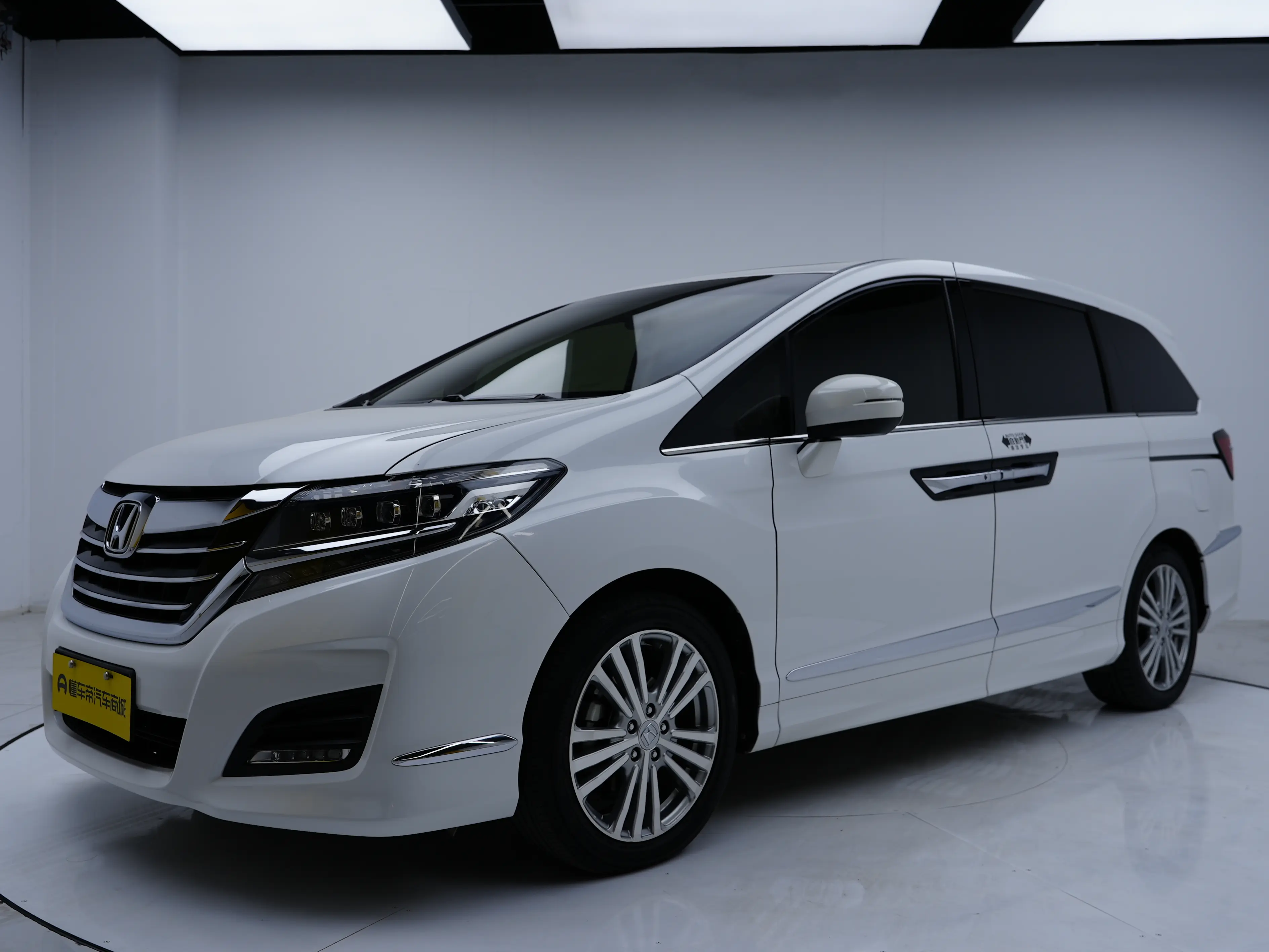 Honda Elysion (Alison)  из Китая