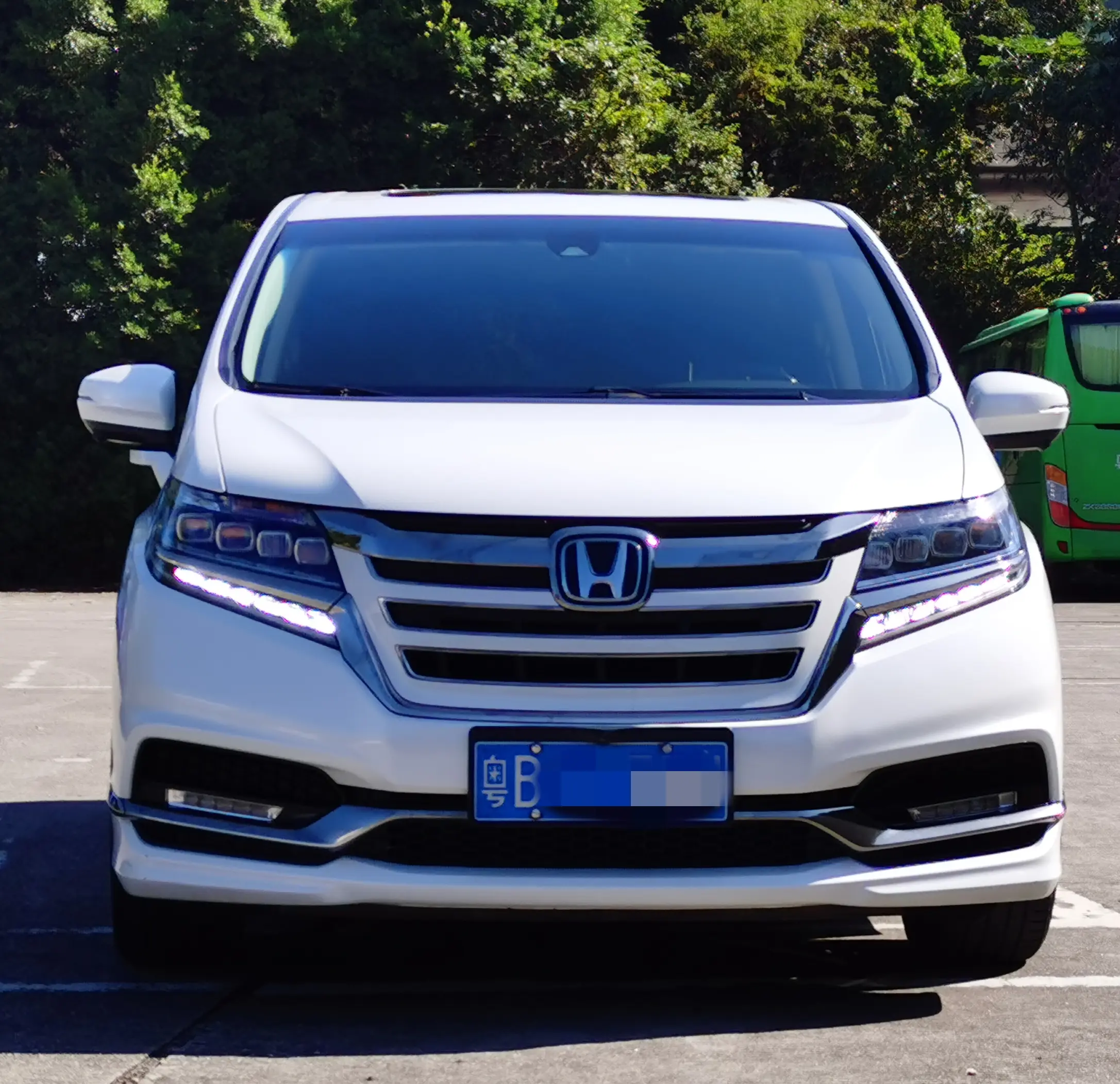 Honda Elysion (Alison)  из Китая