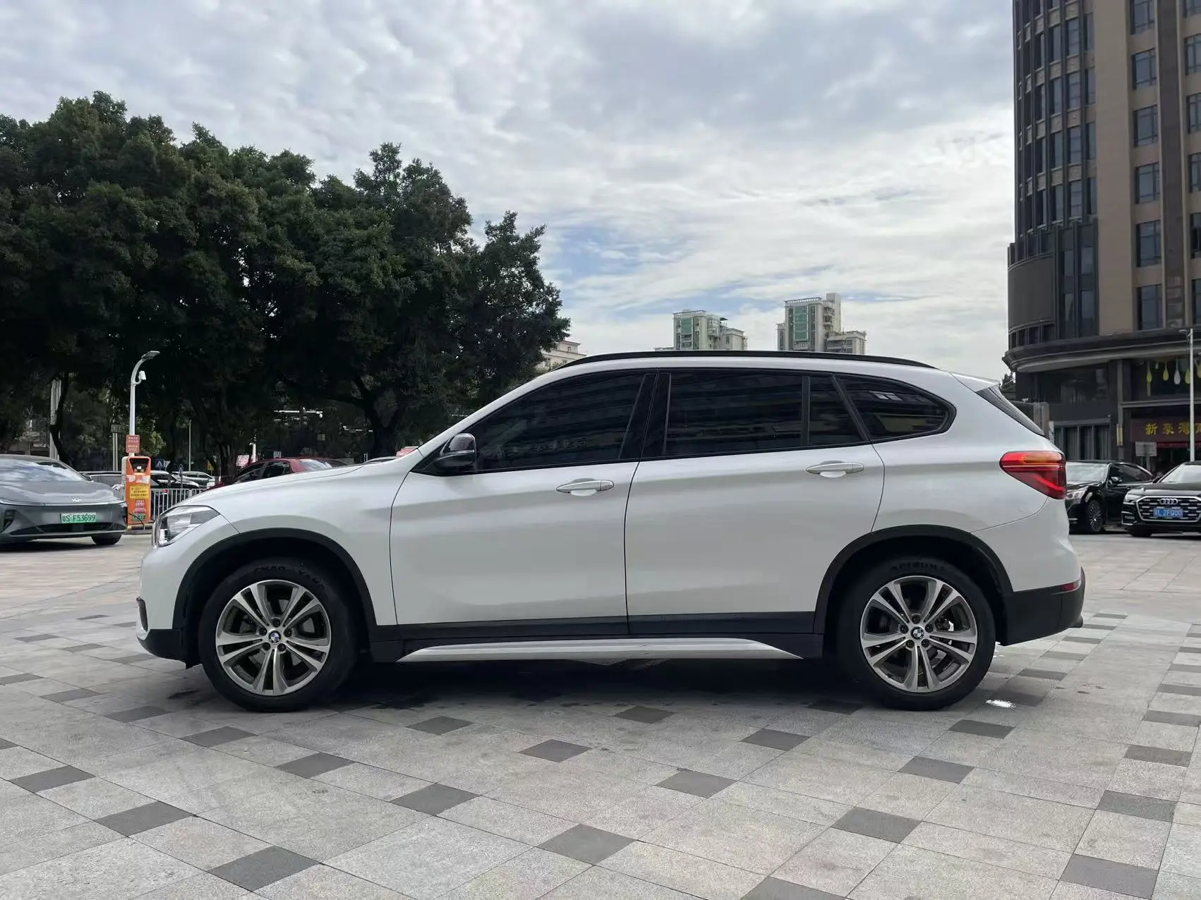 BMW X1