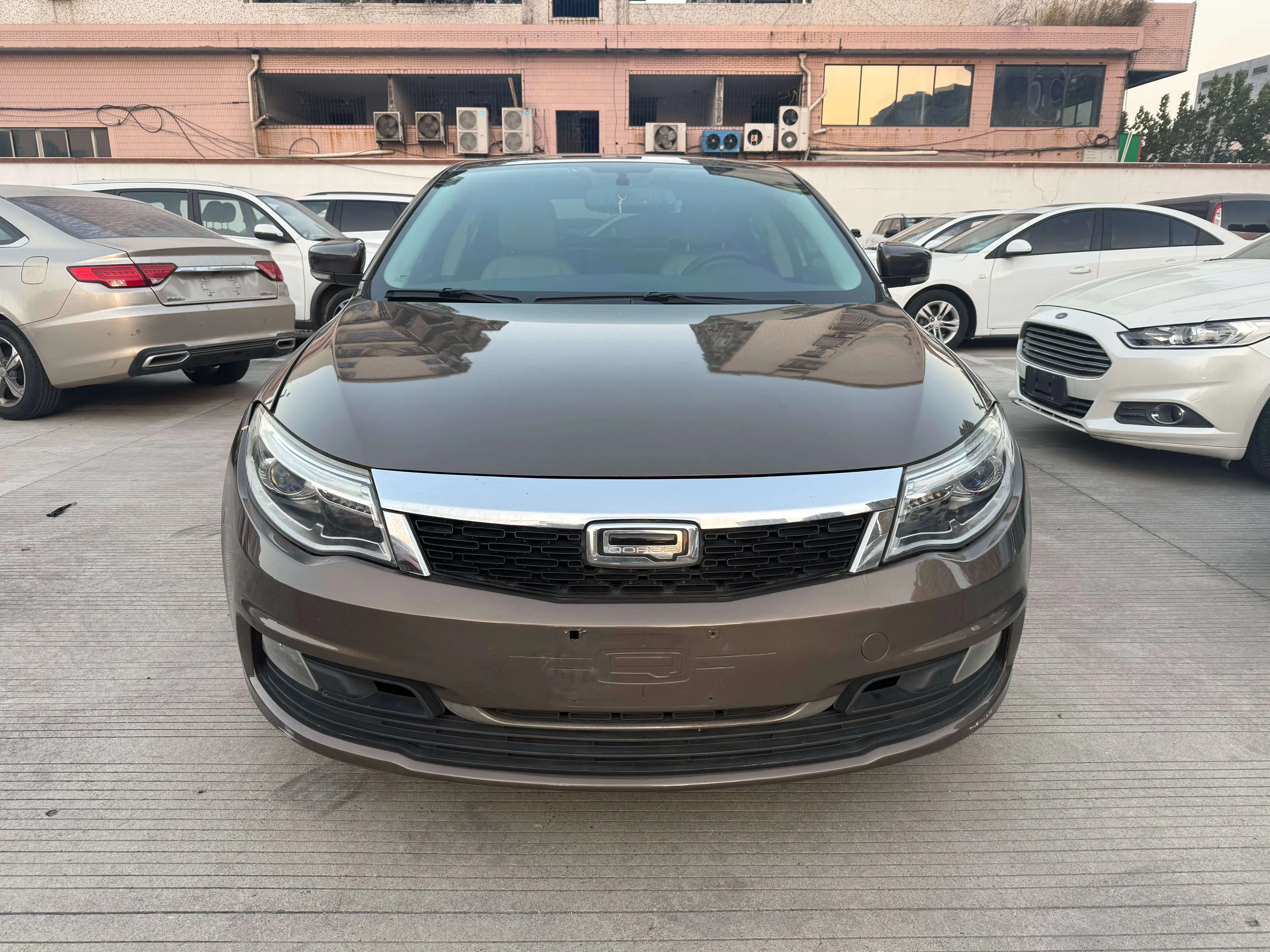 Qoros 3  из Китая
