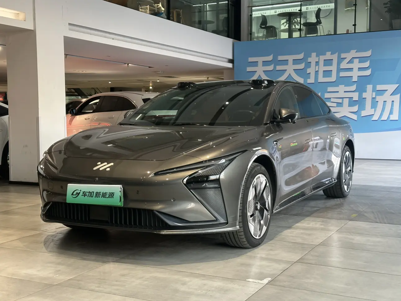 Zhiji L7  из Китая