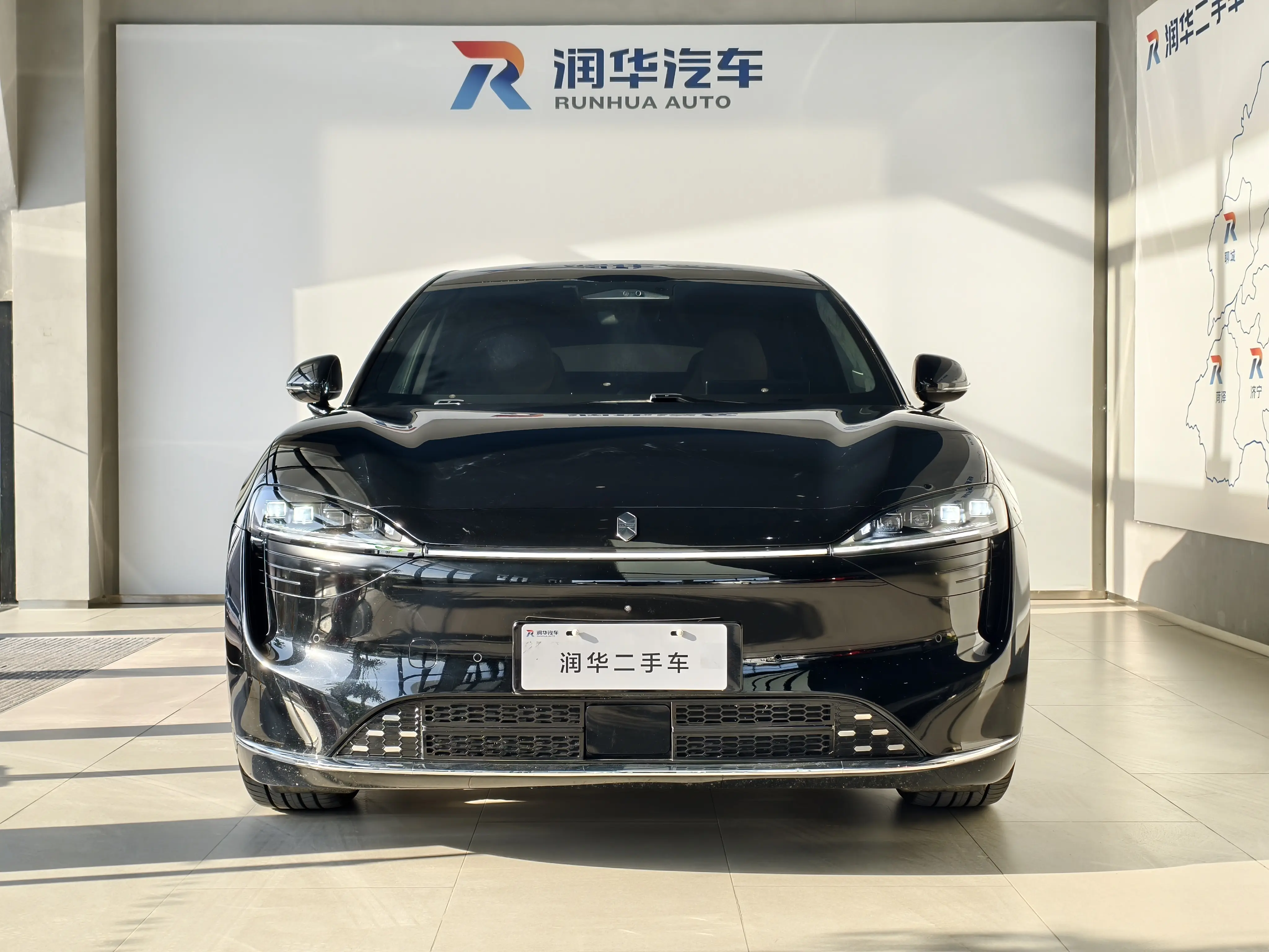 Luxeed Zhijie R7  из Китая