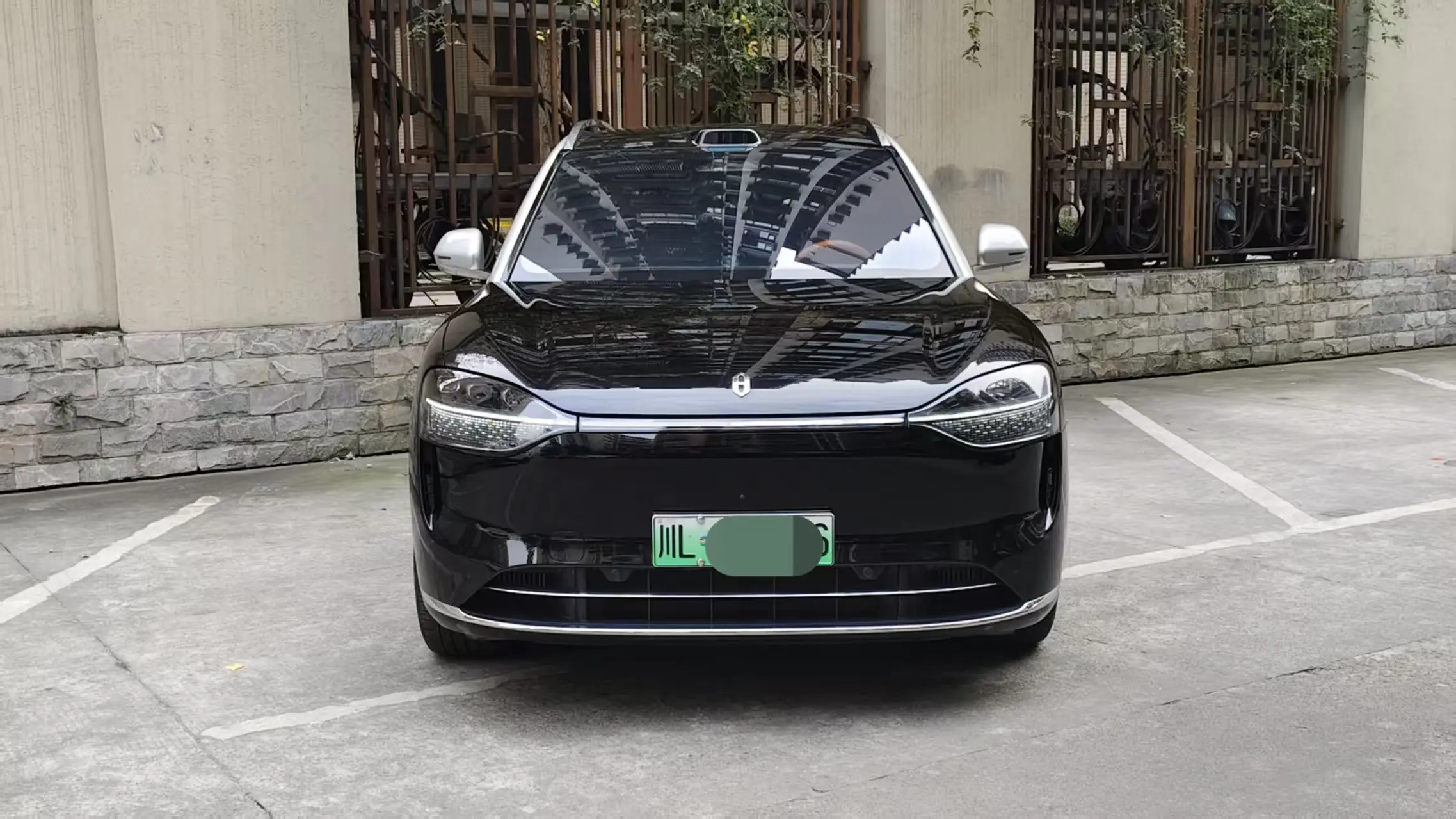 AITO M9 (Wenjie M9)  из Китая