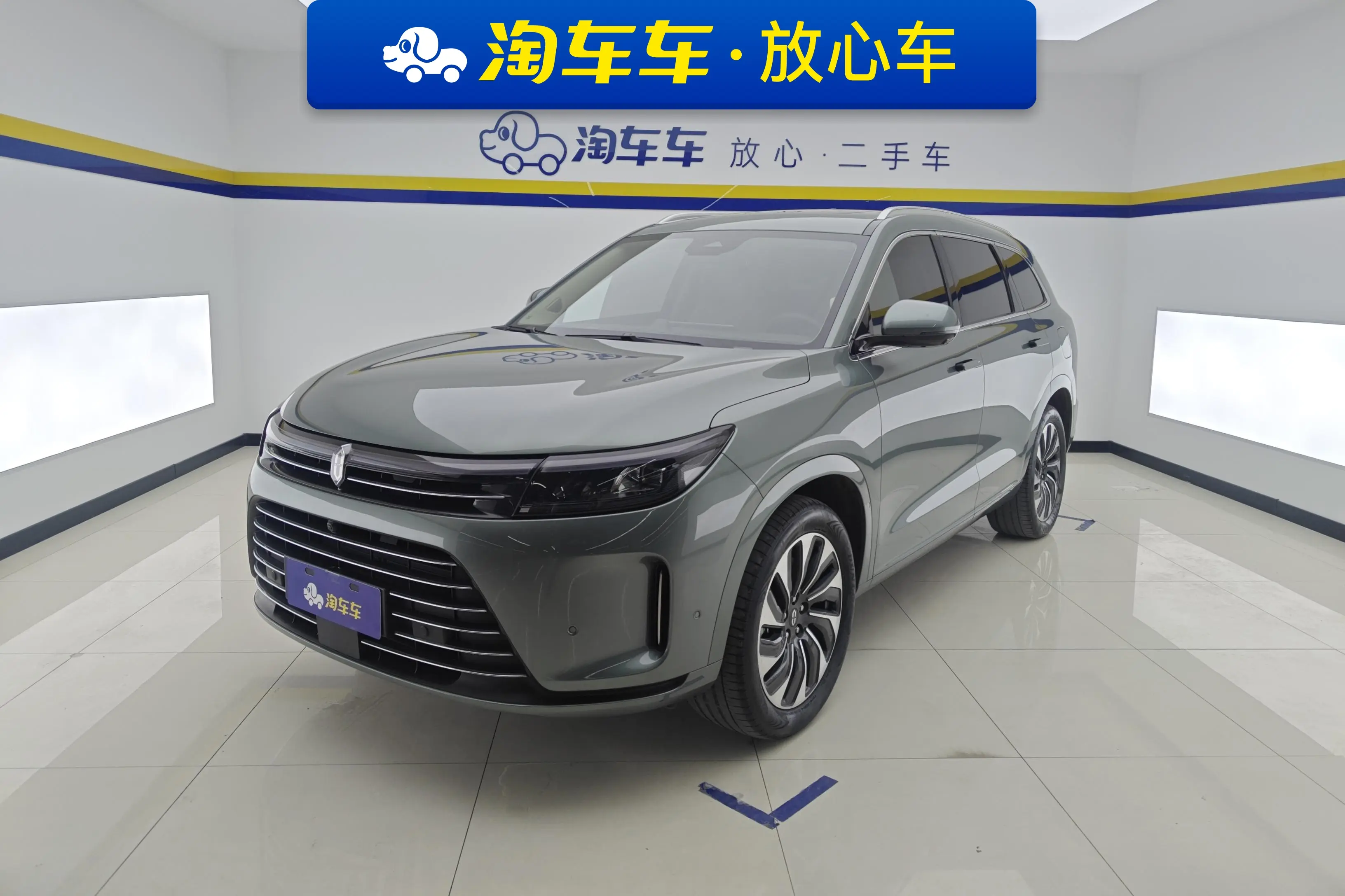 AITO M7 (Wenjie M7)  из Китая