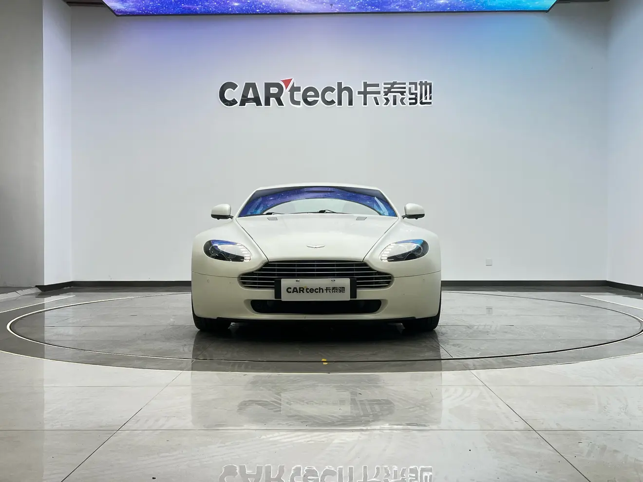 Aston Martin Vantage  из Китая