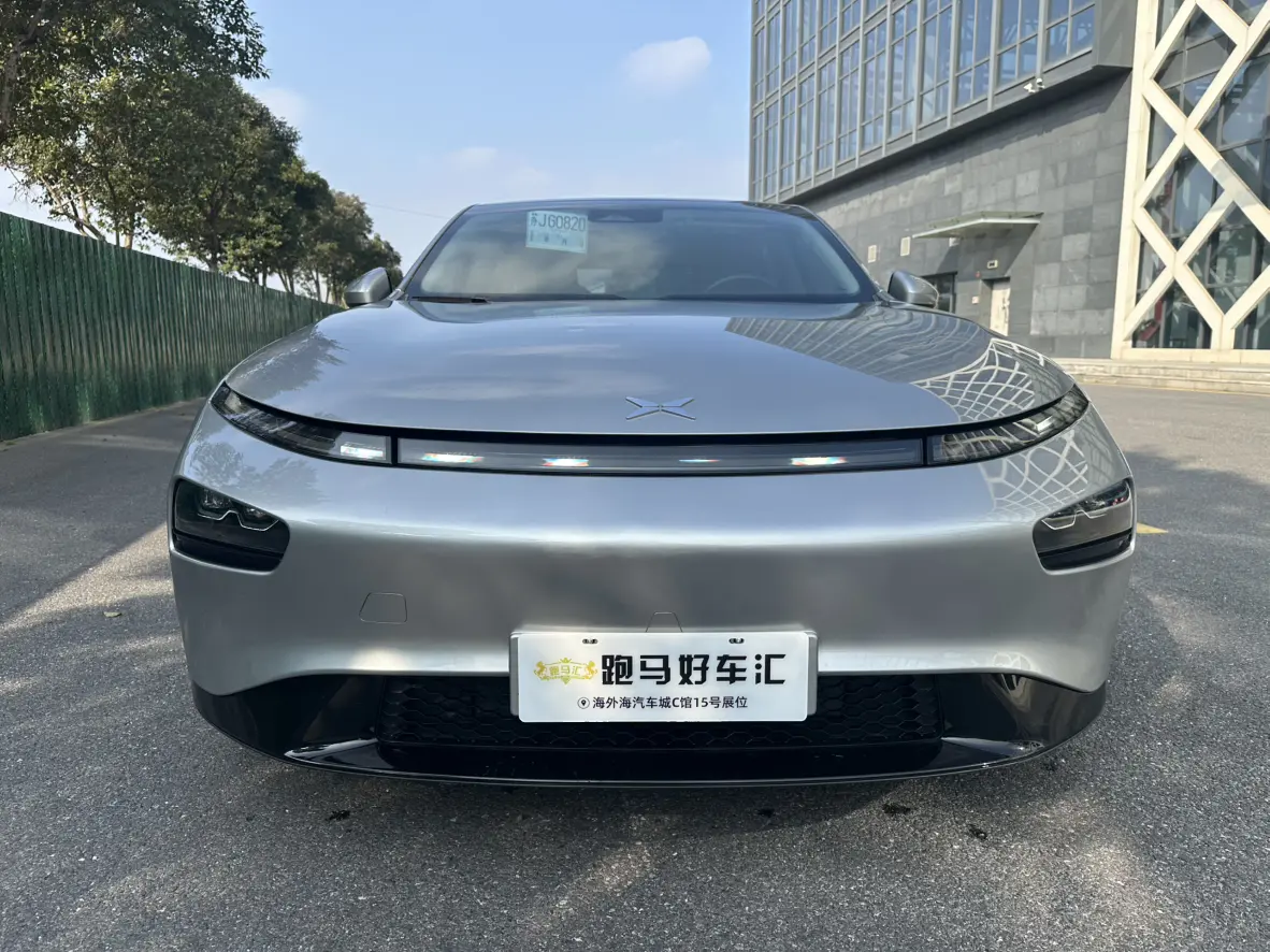 Xpeng P7  из Китая