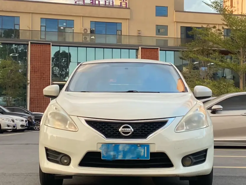 Nissan Tiida  из Китая