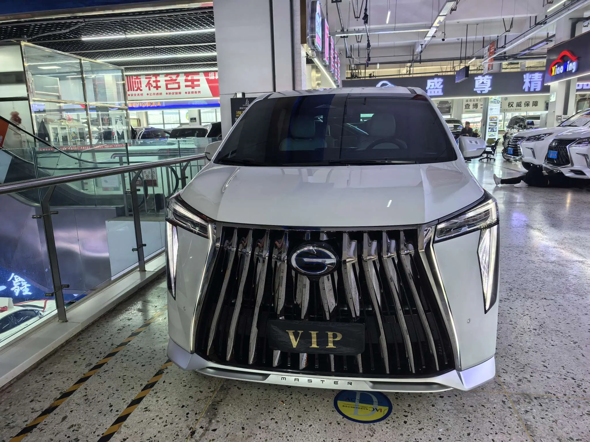 GAC Trumpchi M8  из Китая