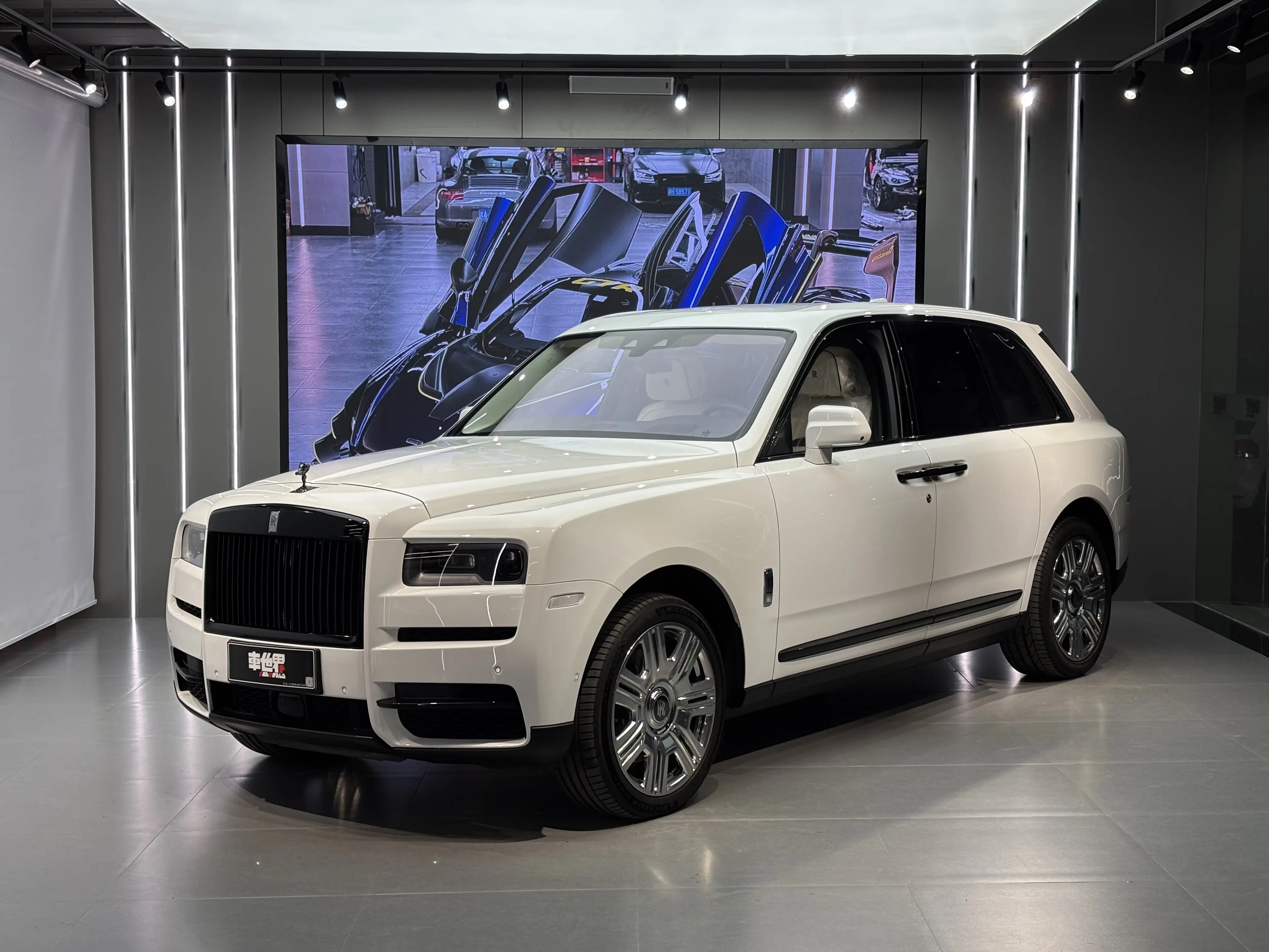 Rolls Royce Cullinan  из Китая