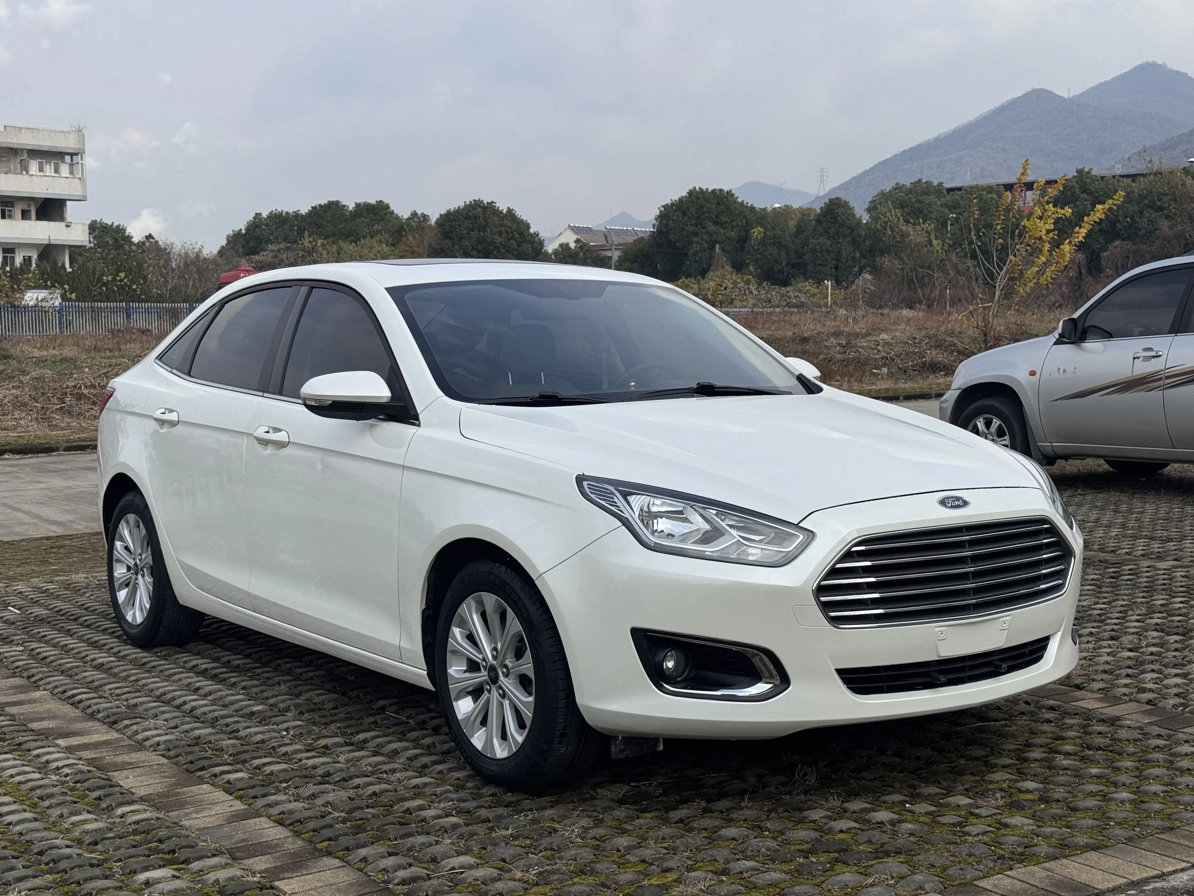 Ford Forrest  из Китая