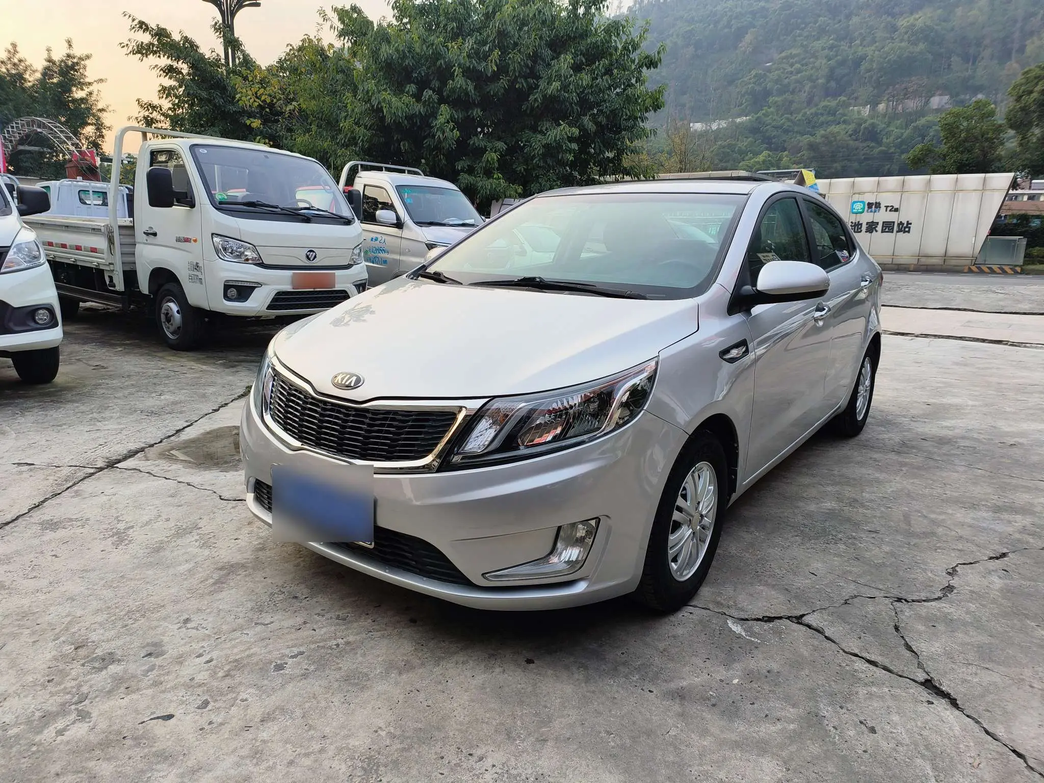 Kia K2  из Китая