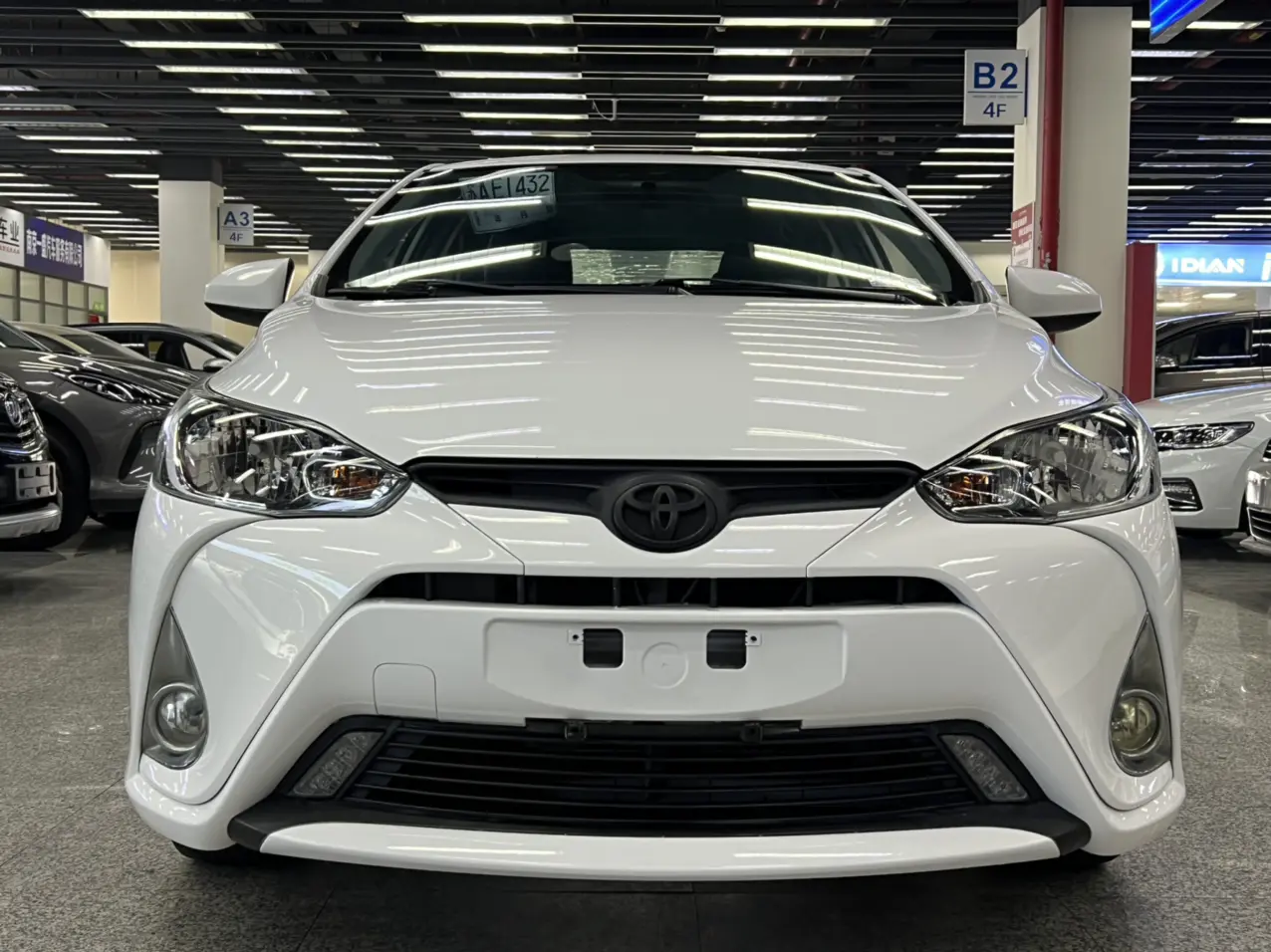 Toyota YARiS L Enjoy  из Китая